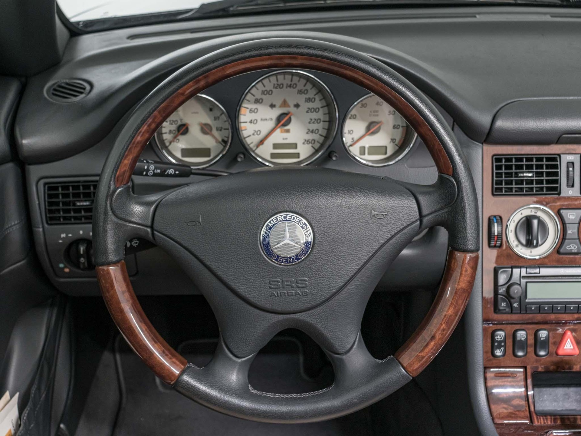 MERCEDES-BENZ SLK 320 Roadster-image-8