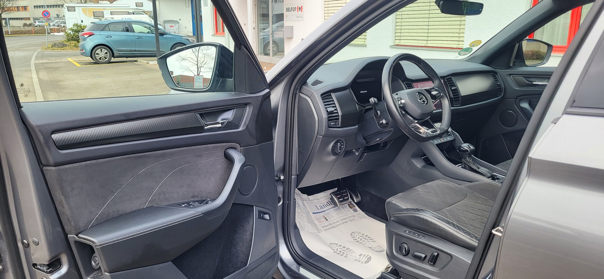 SKODA Kodiaq 2.0 TDI CR SportLine 4x4 DSG-image-11