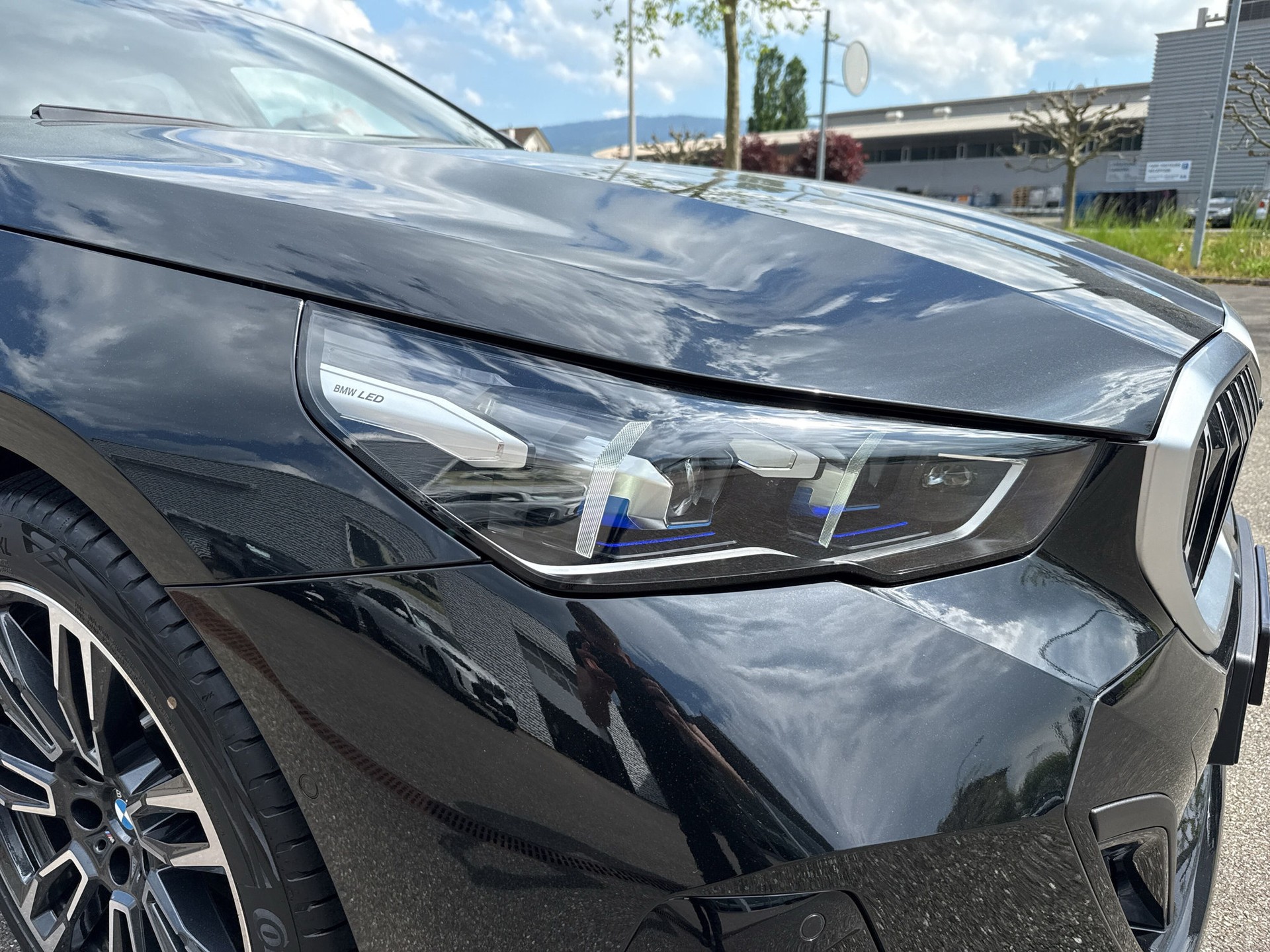BMW 520d xDrive 48V Touring M Sport Steptronic-image-16