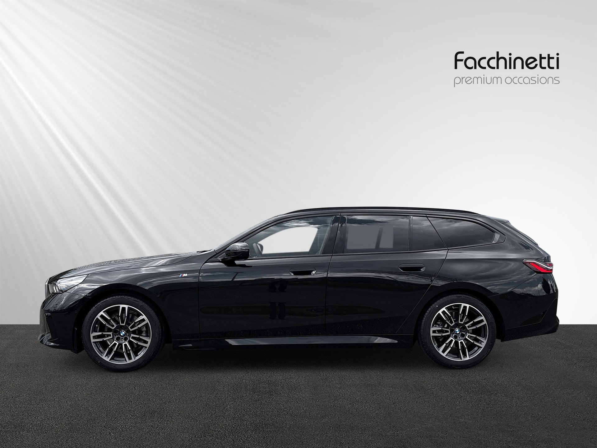 BMW 520d xDrive 48V Touring M Sport Steptronic-showroom-element-1