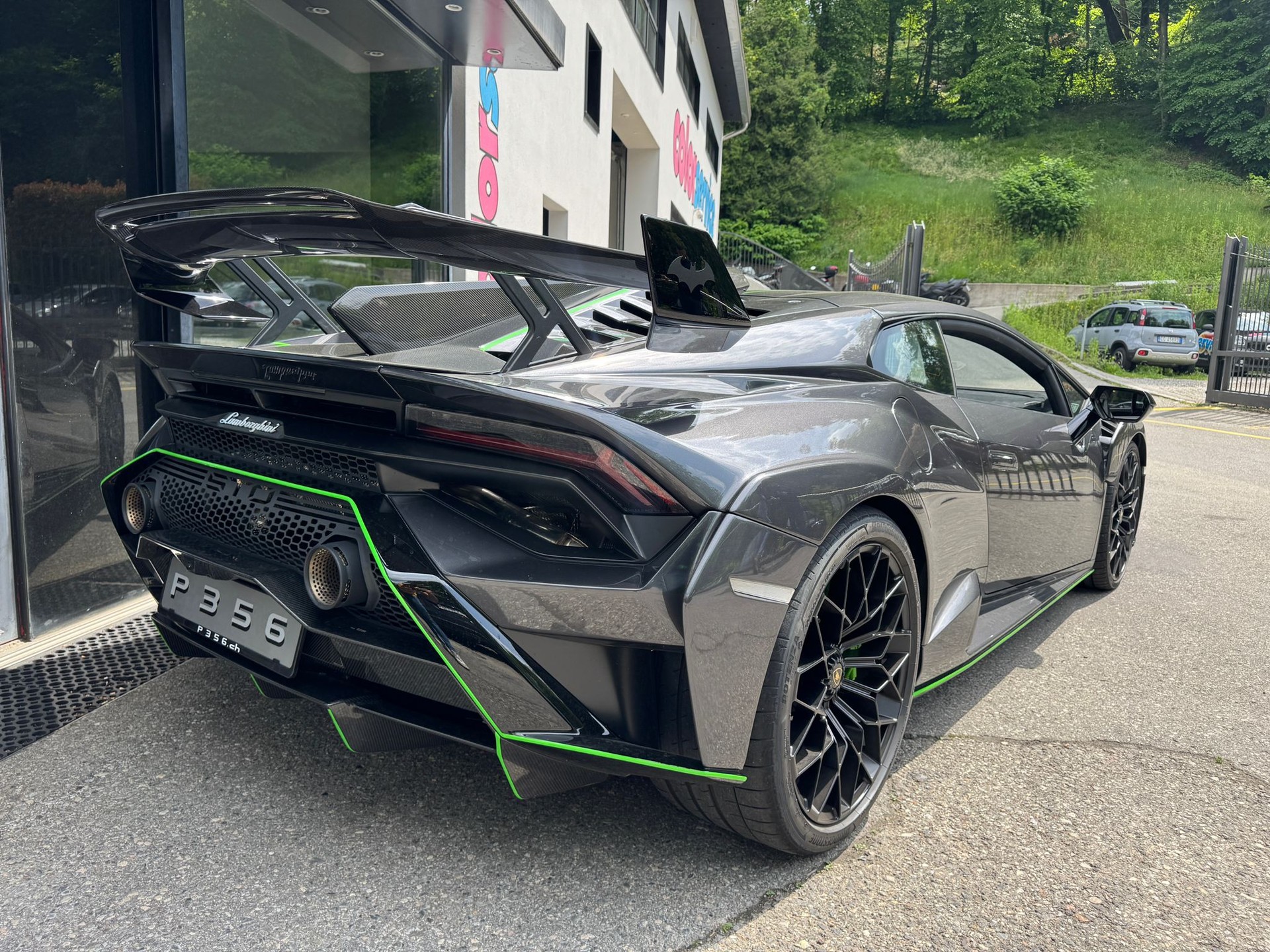 LAMBORGHINI Huracan STO Coupé DCT RWD-image-4