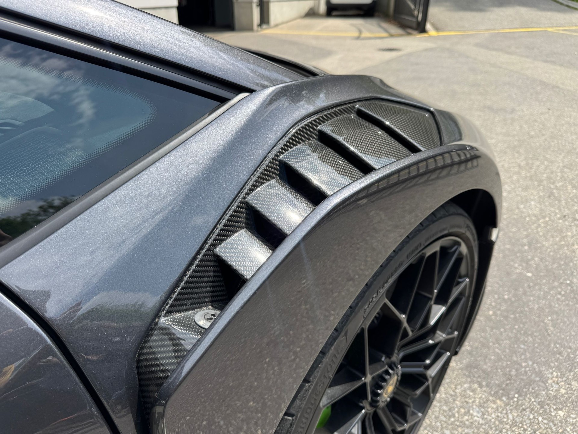 LAMBORGHINI Huracan STO Coupé DCT RWD-image-3