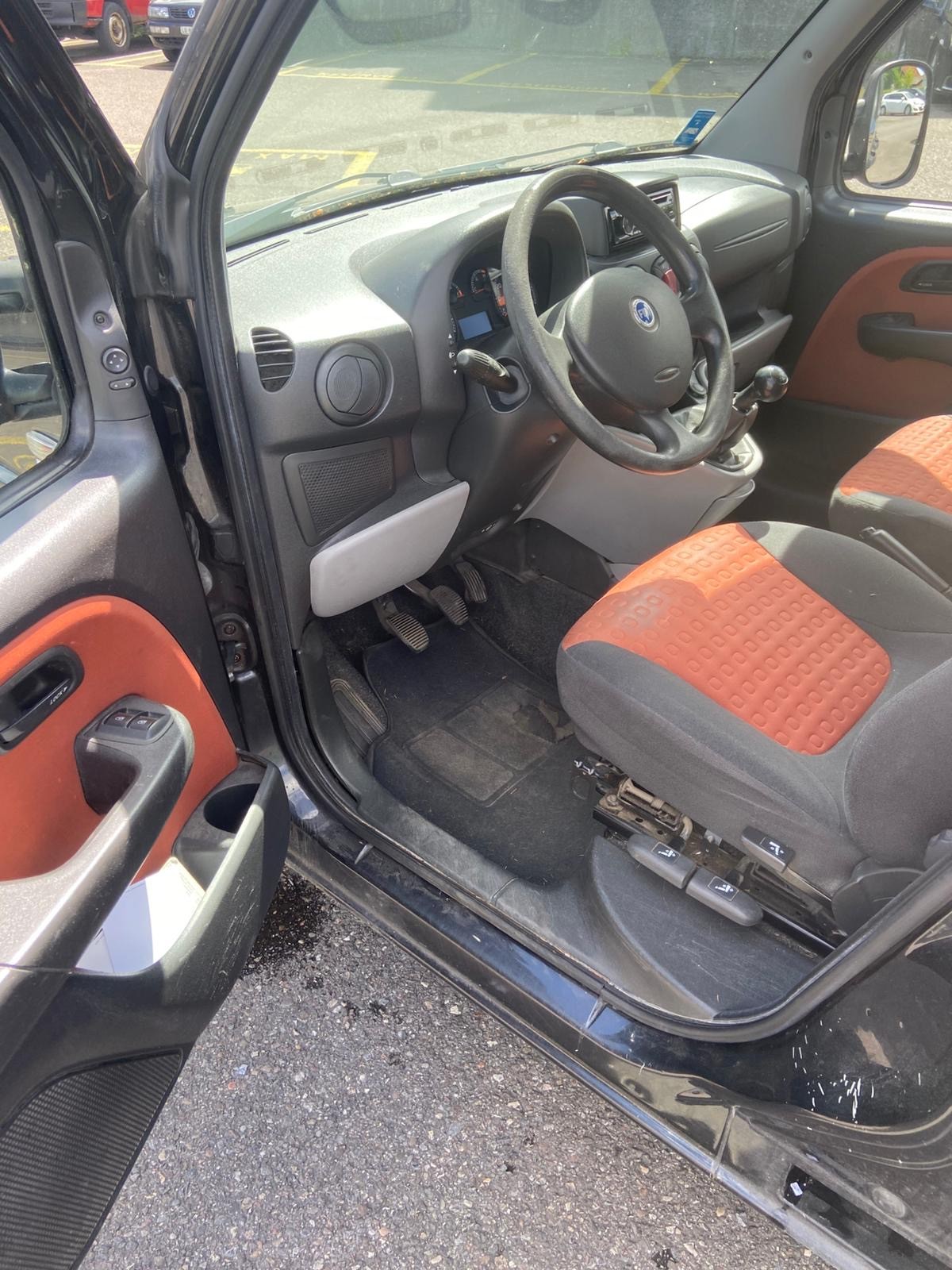 FIAT Doblò 1.9 JTD Malibu-image-10