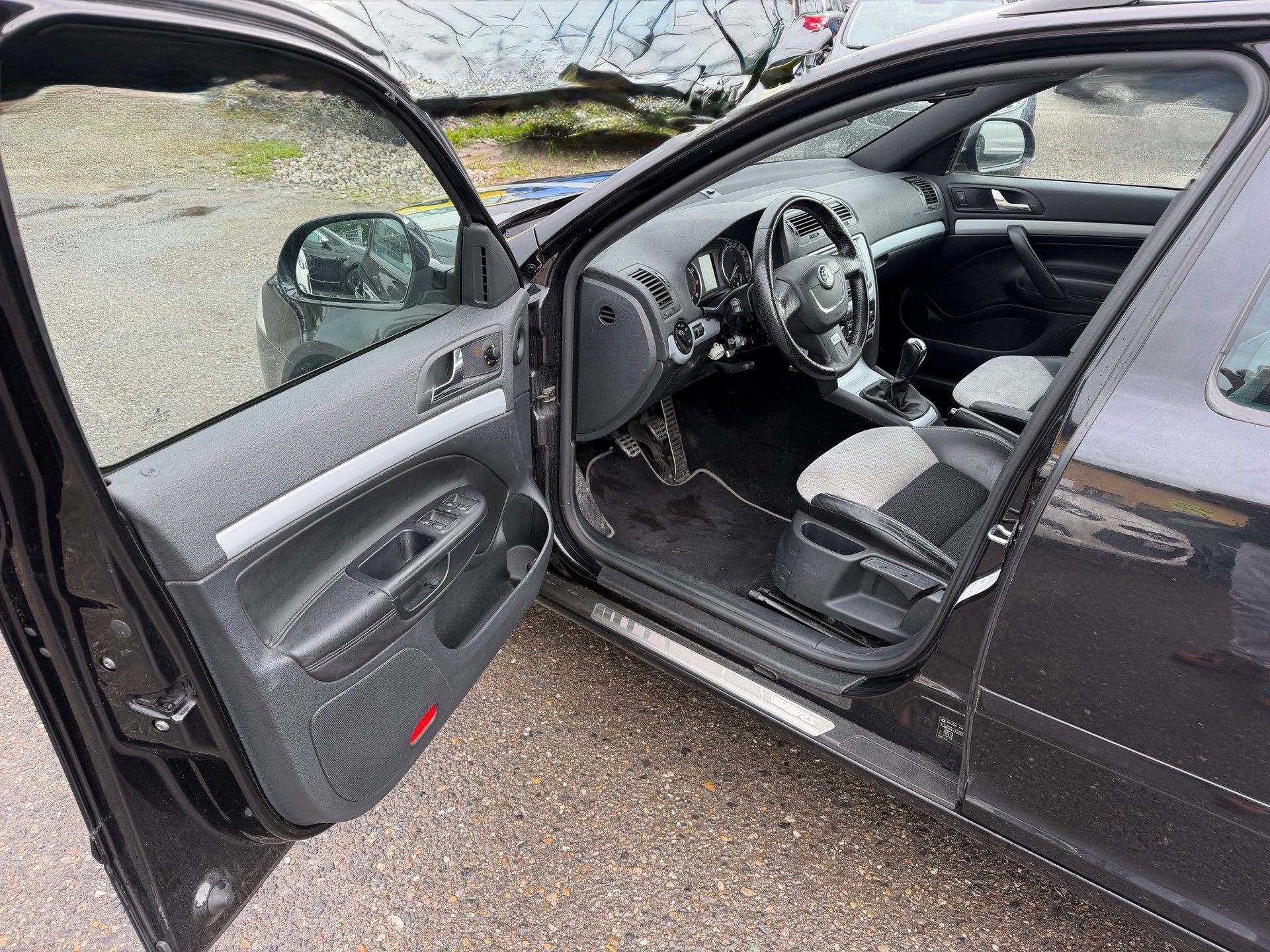 SKODA Octavia 2.0 TFSI RS-image-10