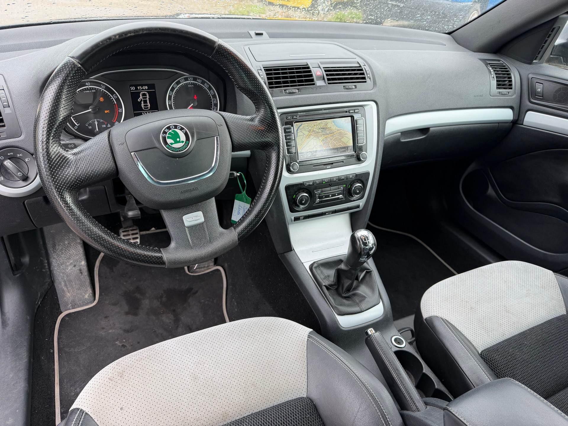 SKODA Octavia 2.0 TFSI RS-image-11
