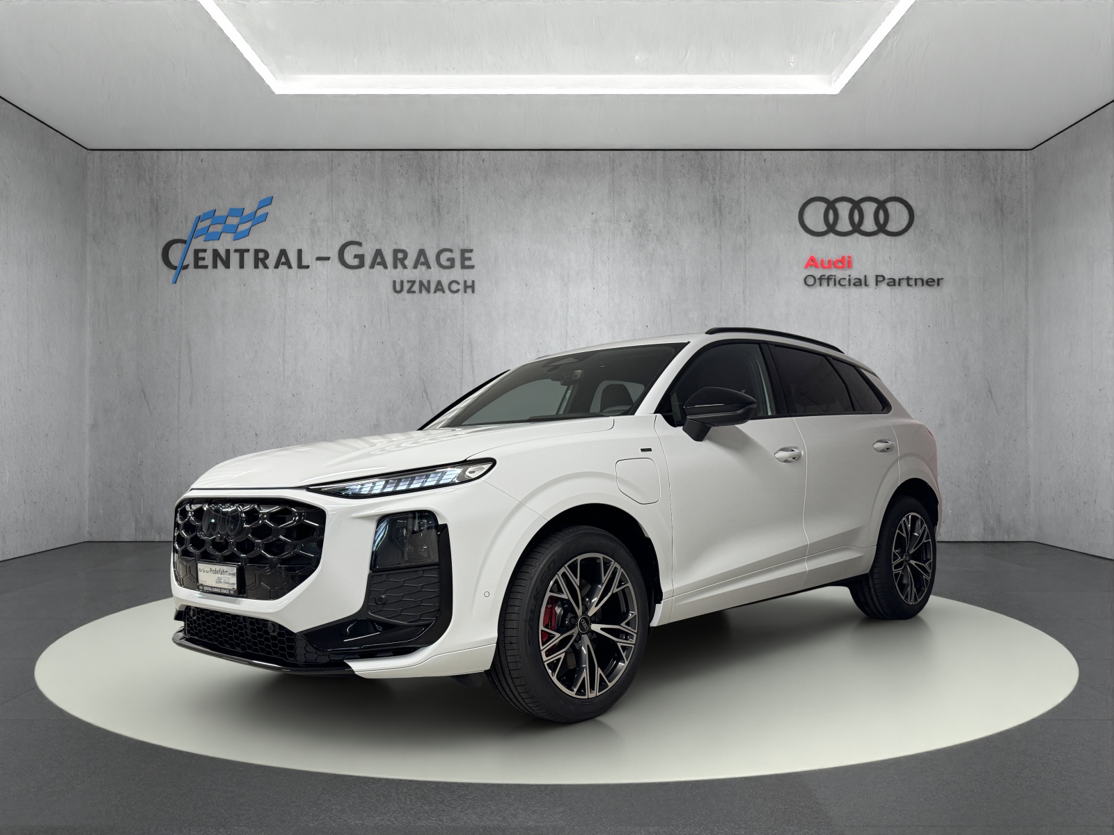 AUDI Q3 SUV e-hybrid 200 kW S tronig