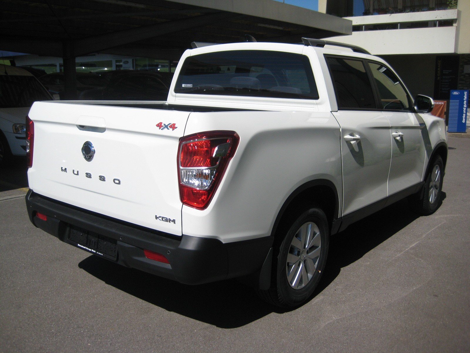 KGM-SsangYong Musso 2.2 Platinum 4WD A-image-3
