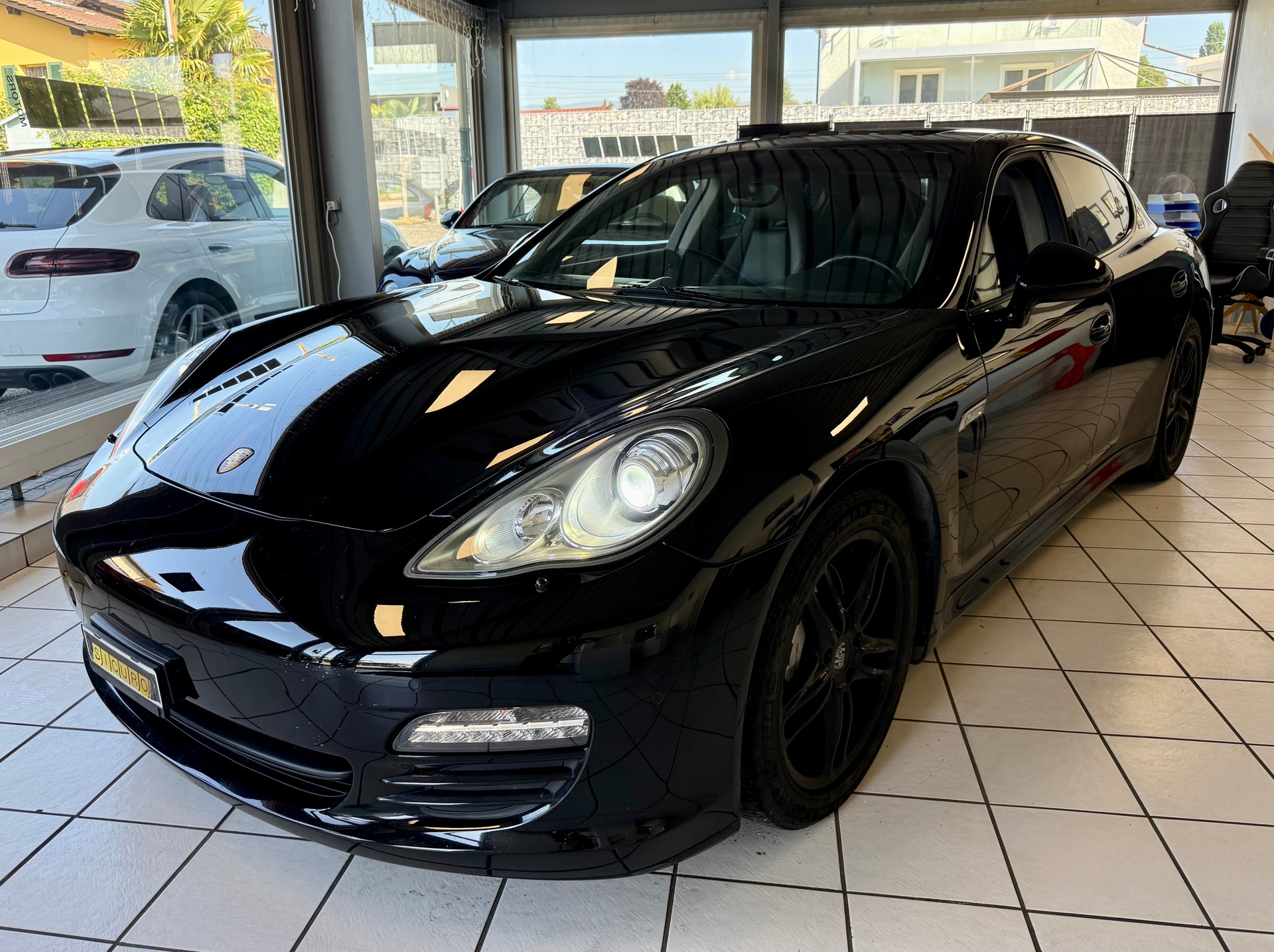 PORSCHE Panamera 4S 4.8 PDK-showroom-element-3