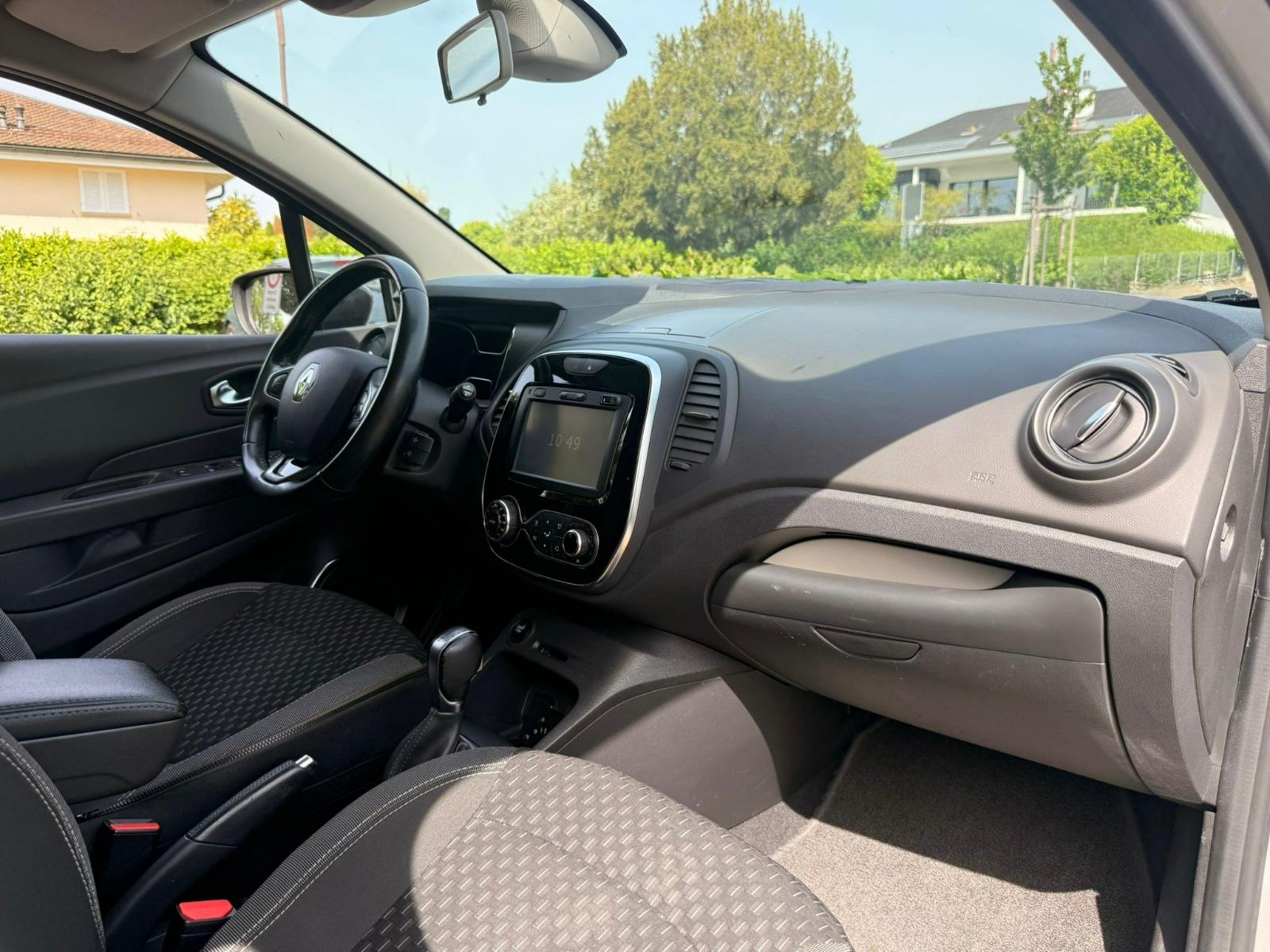 RENAULT Captur 1.2 T 16V Intens EDC-image-11