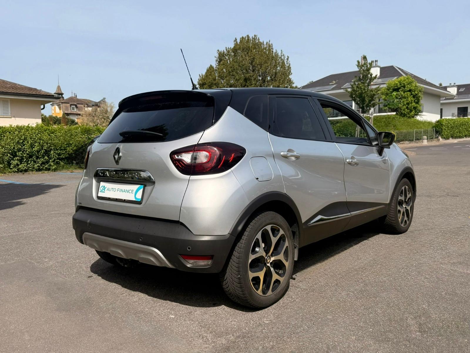 RENAULT Captur 1.2 T 16V Intens EDC-image-5