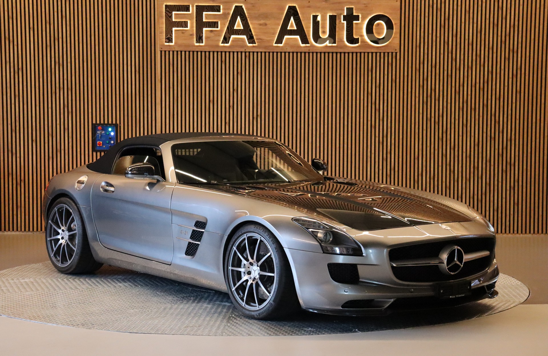 MERCEDES-BENZ SLS AMG Roadster-image-3