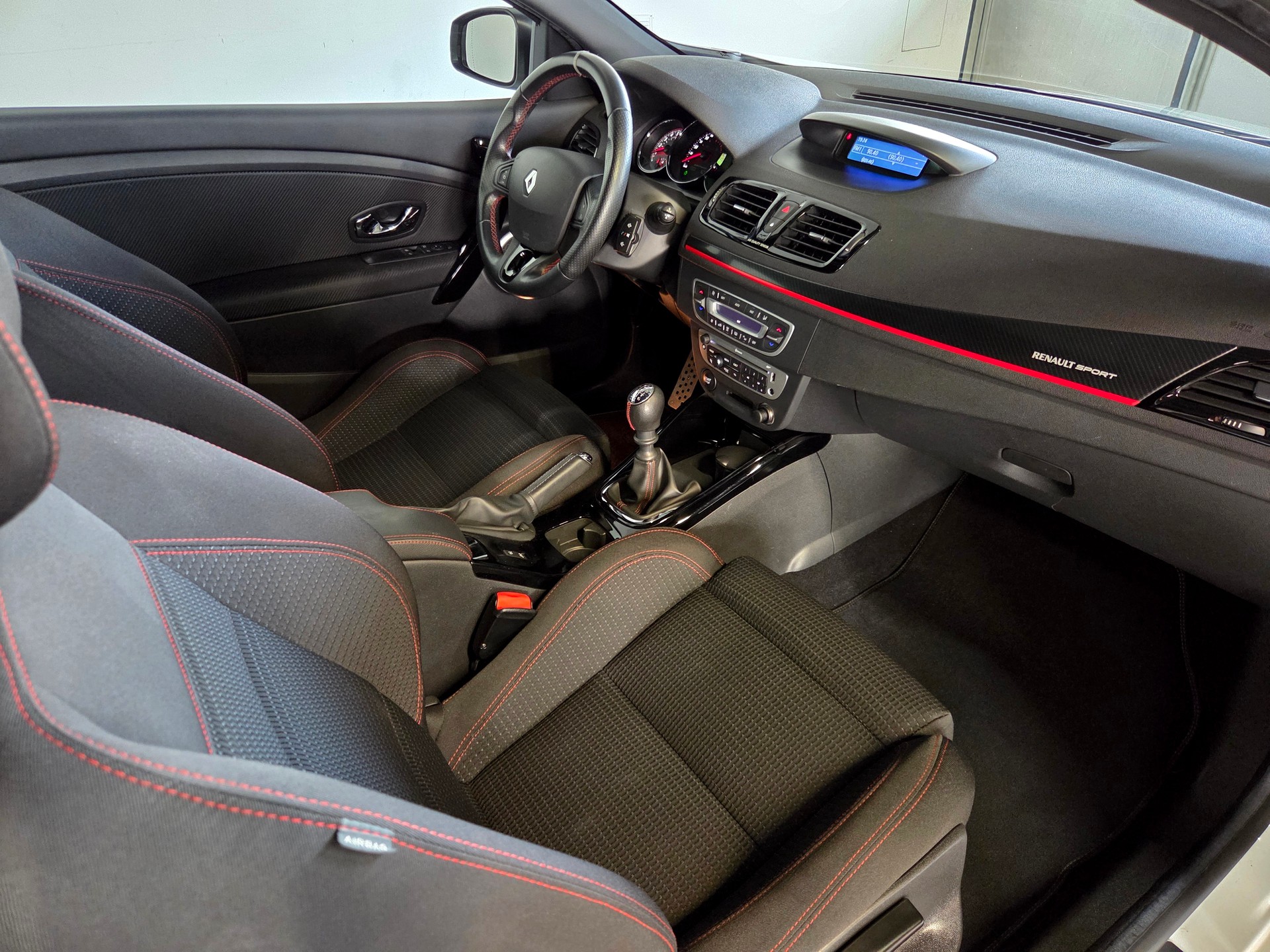 RENAULT Mégane Coupé 2.0 16V Turbo RS-image-10
