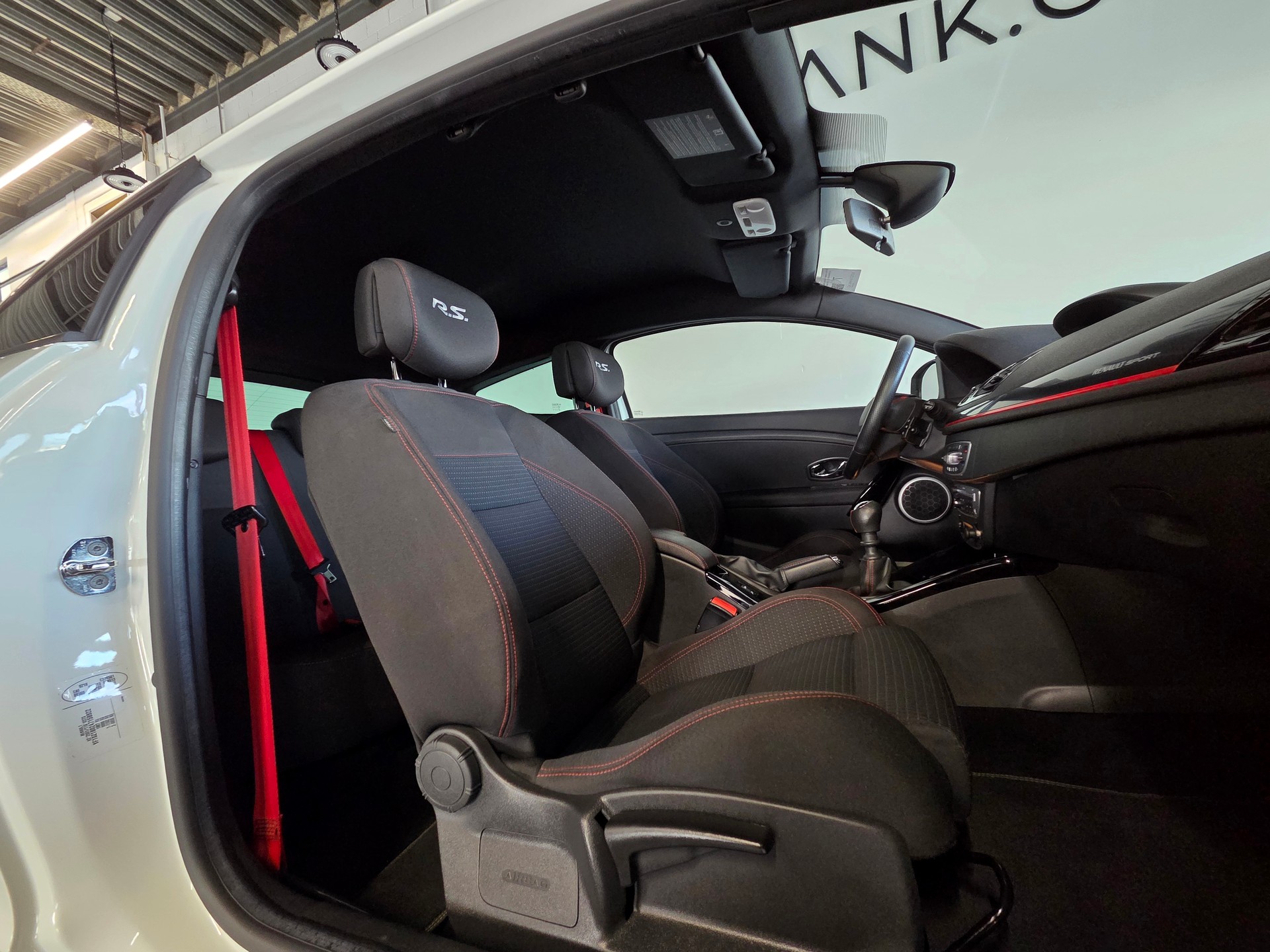 RENAULT Mégane Coupé 2.0 16V Turbo RS-image-5