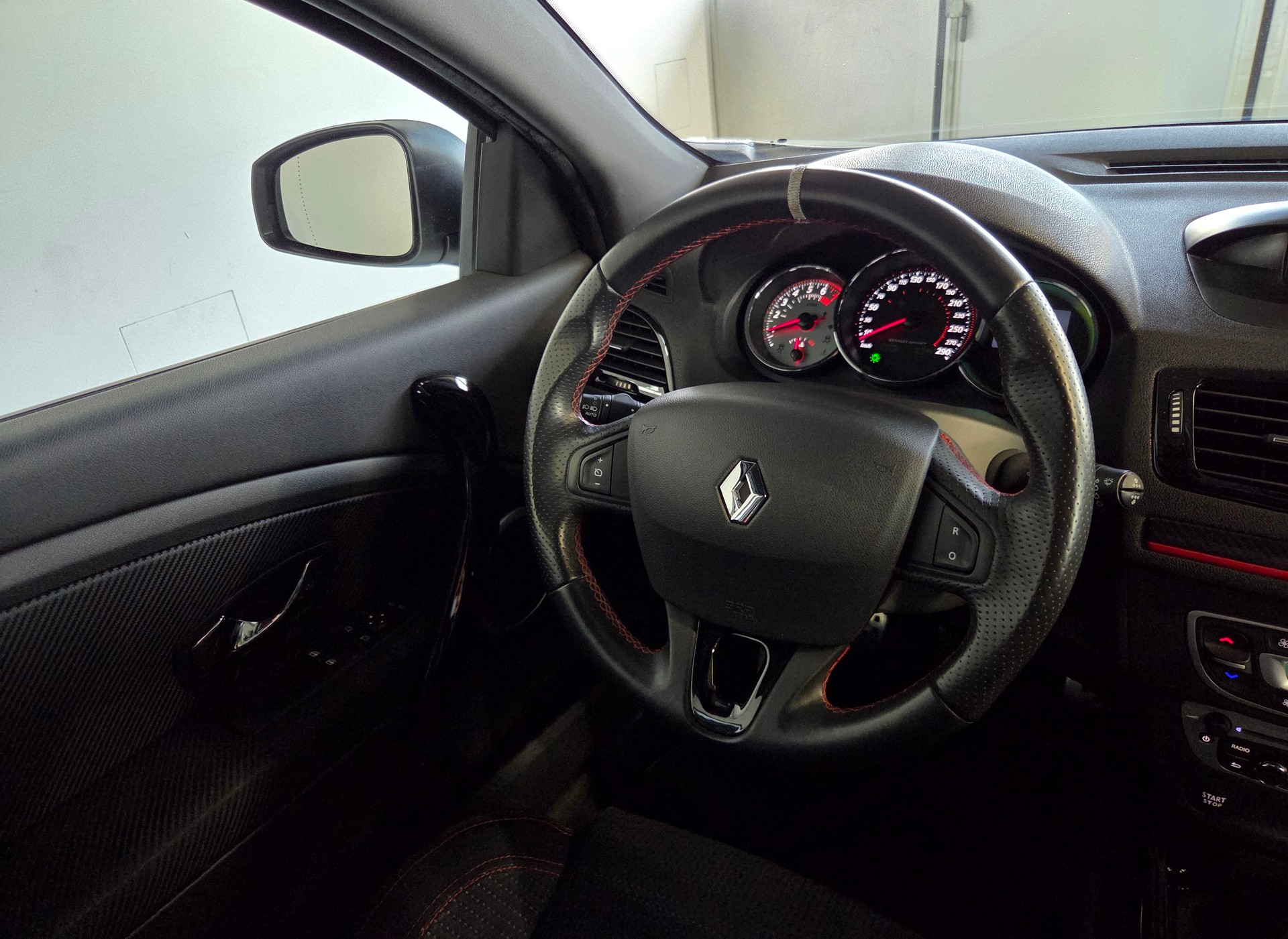 RENAULT Mégane Coupé 2.0 16V Turbo RS-image-14