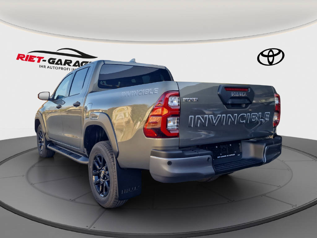 TOYOTA Hilux 2.8d MHEV Invincible Double Cab 4x4-image-2