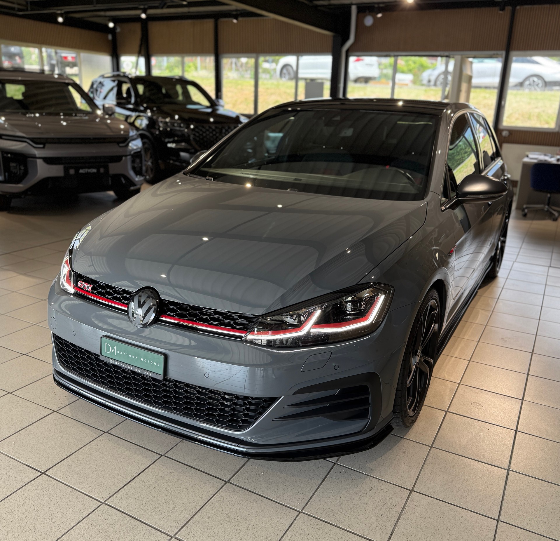VW Golf 2.0 TSI GTI TCR DSG