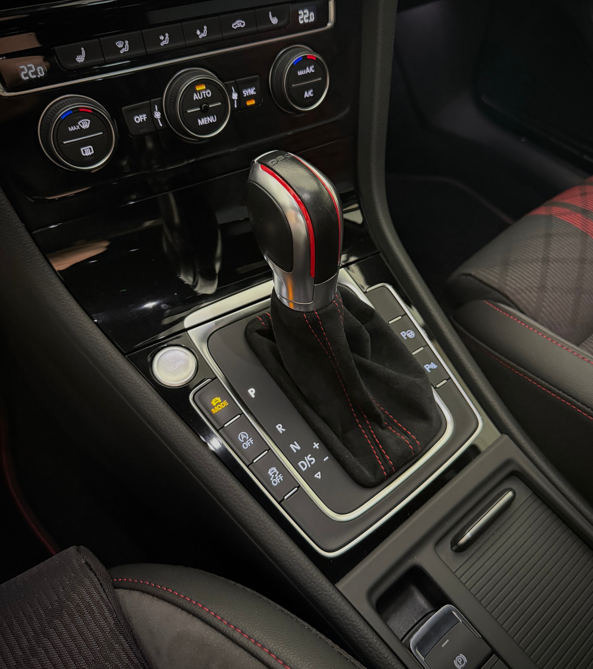 VW Golf 2.0 TSI GTI TCR DSG-image-12