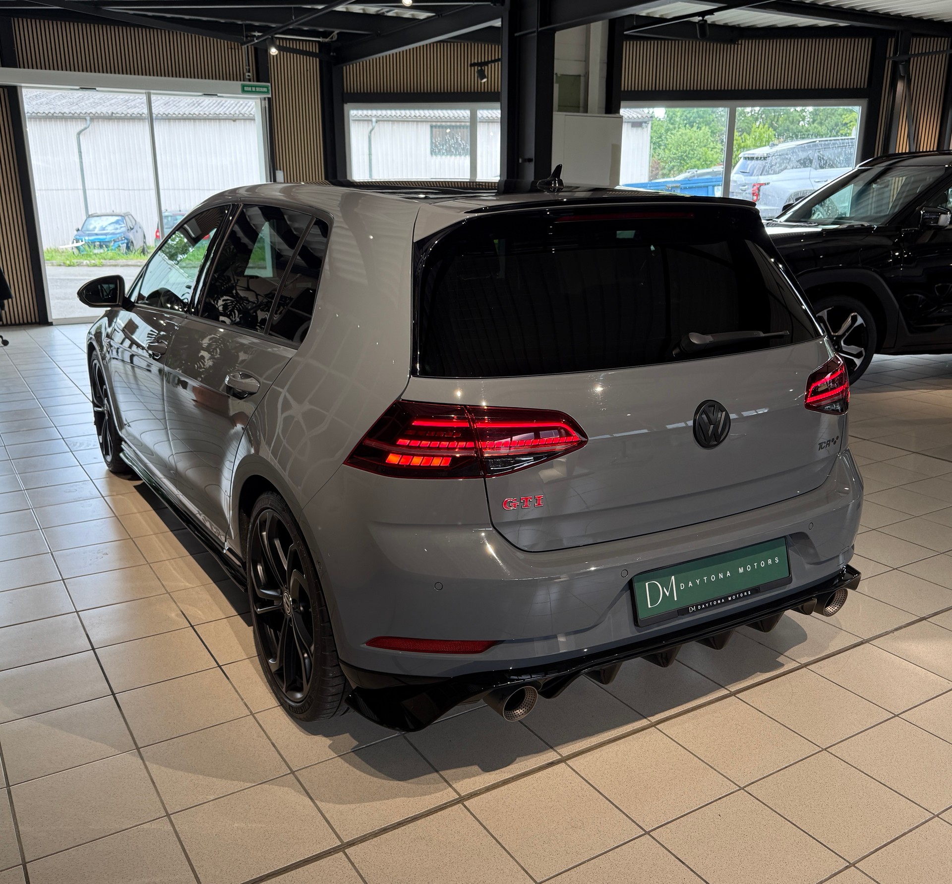 VW Golf 2.0 TSI GTI TCR DSG-image-6