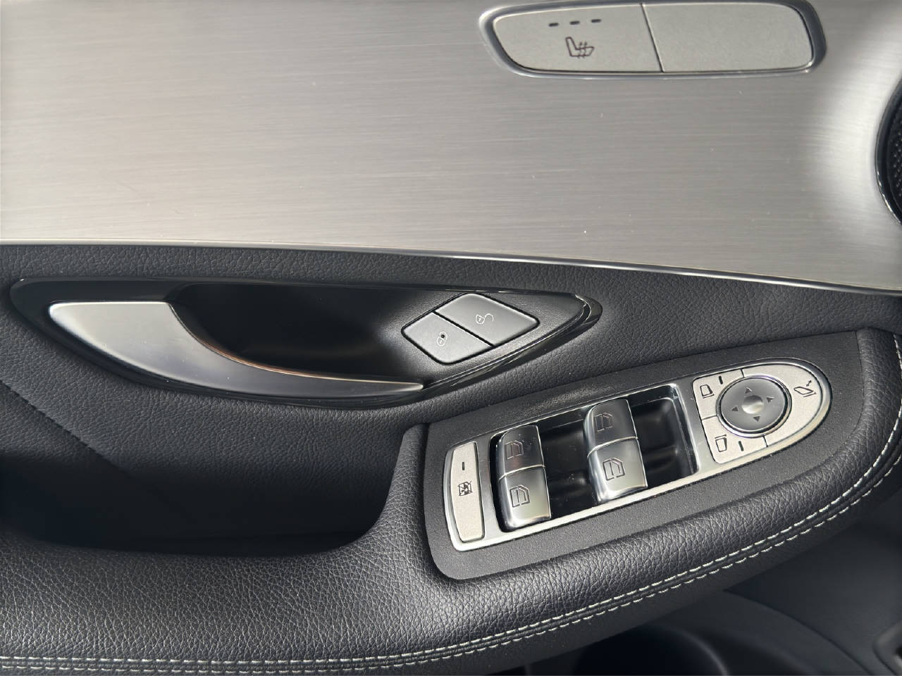 MERCEDES-BENZ GLC Coupé 300 AMG Line 4M AHK-image-19