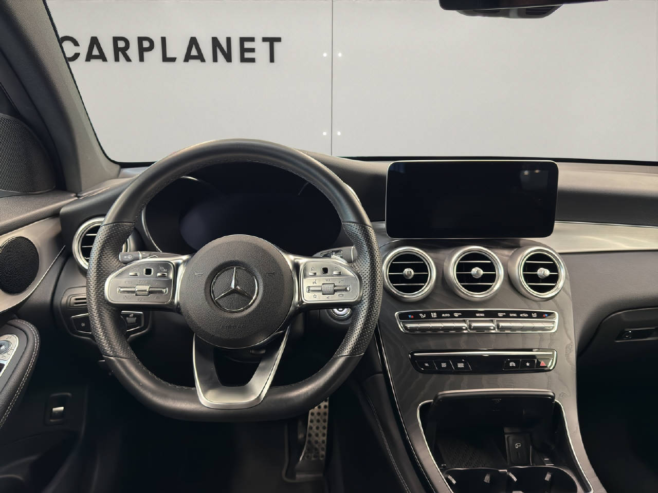 MERCEDES-BENZ GLC Coupé 300 AMG Line 4M AHK-image-8