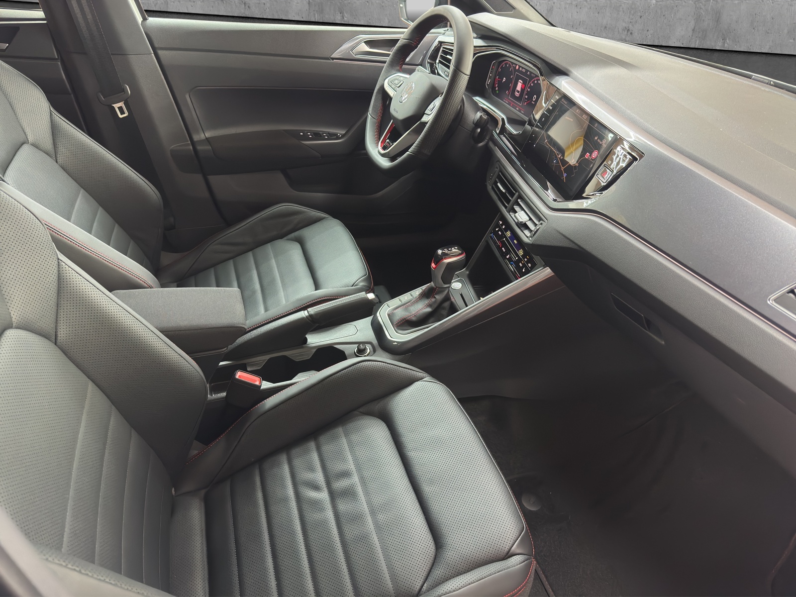VW Polo 2.0 TSI GTI DSG-image-6