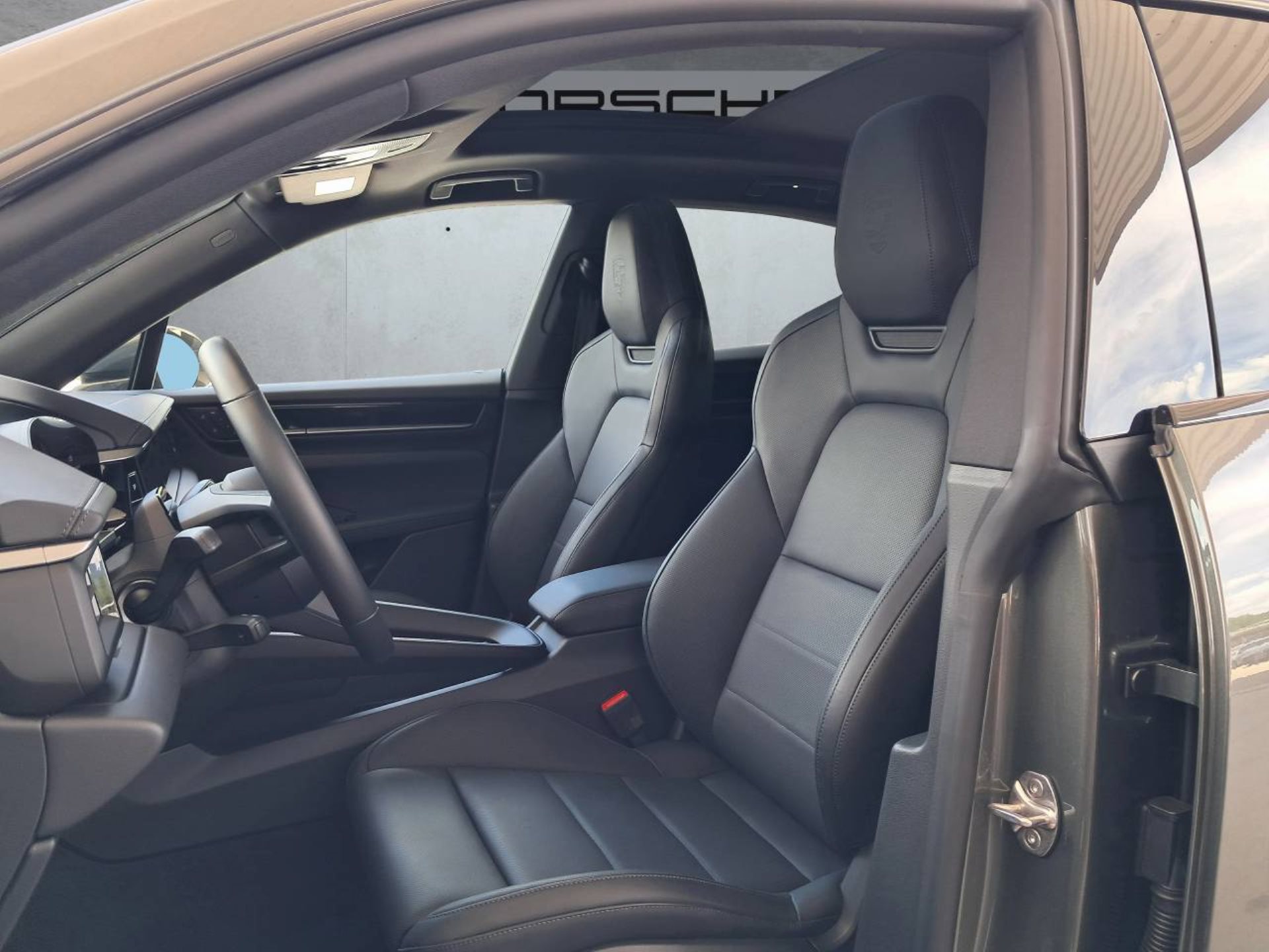 PORSCHE Macan 4S-image-4