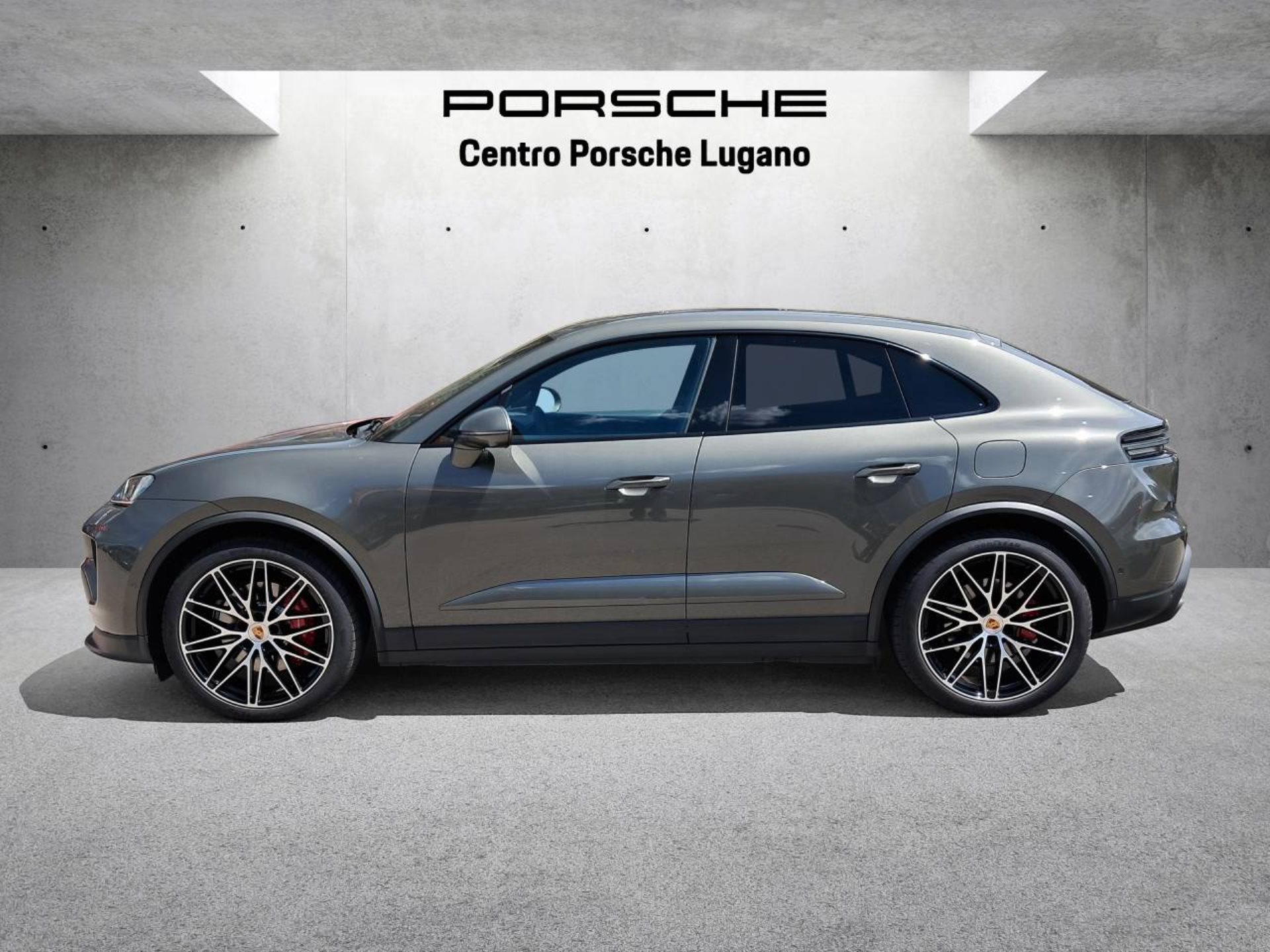 PORSCHE Macan 4S-showroom-element-1