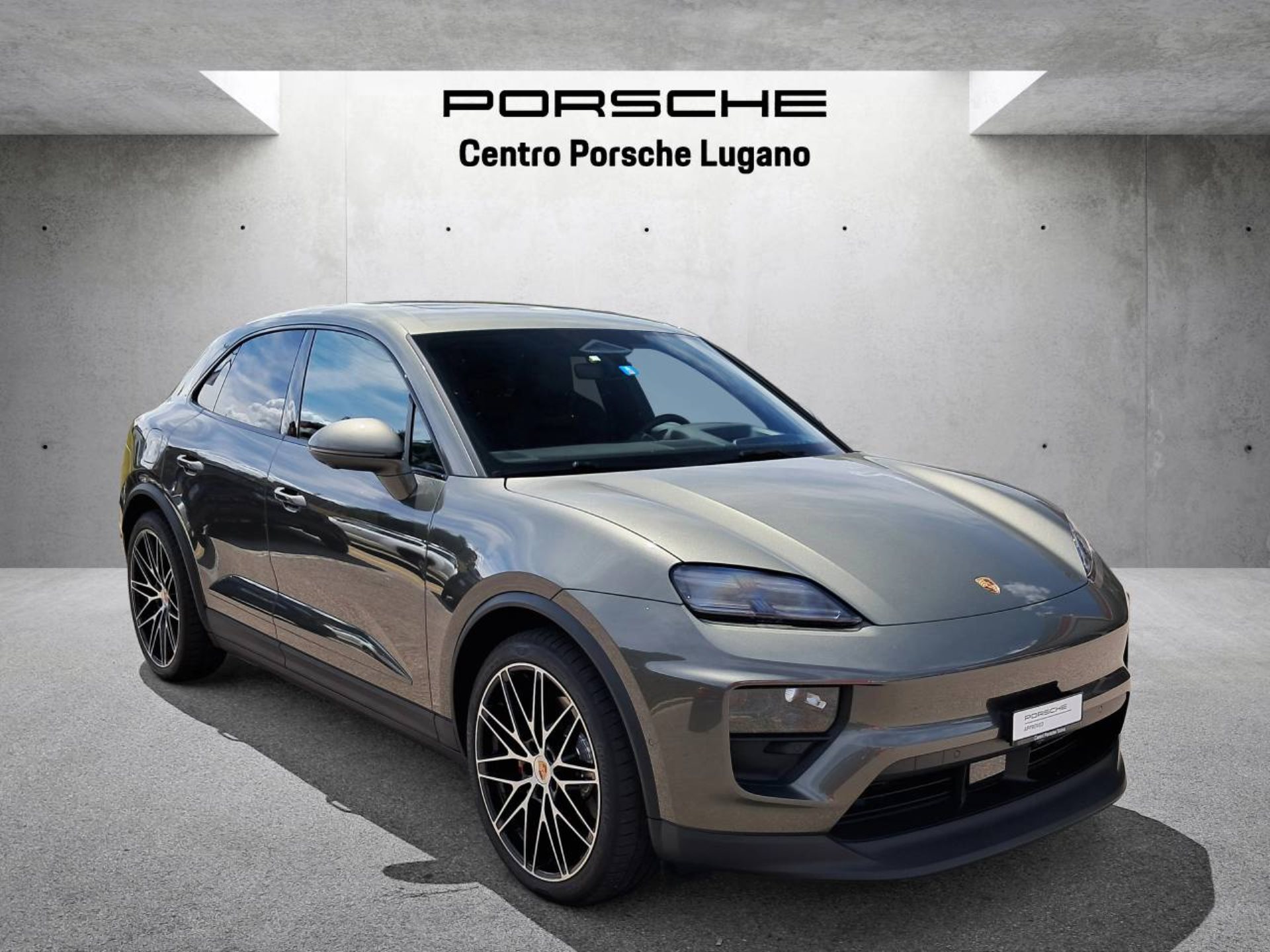 PORSCHE Macan 4S-image-5