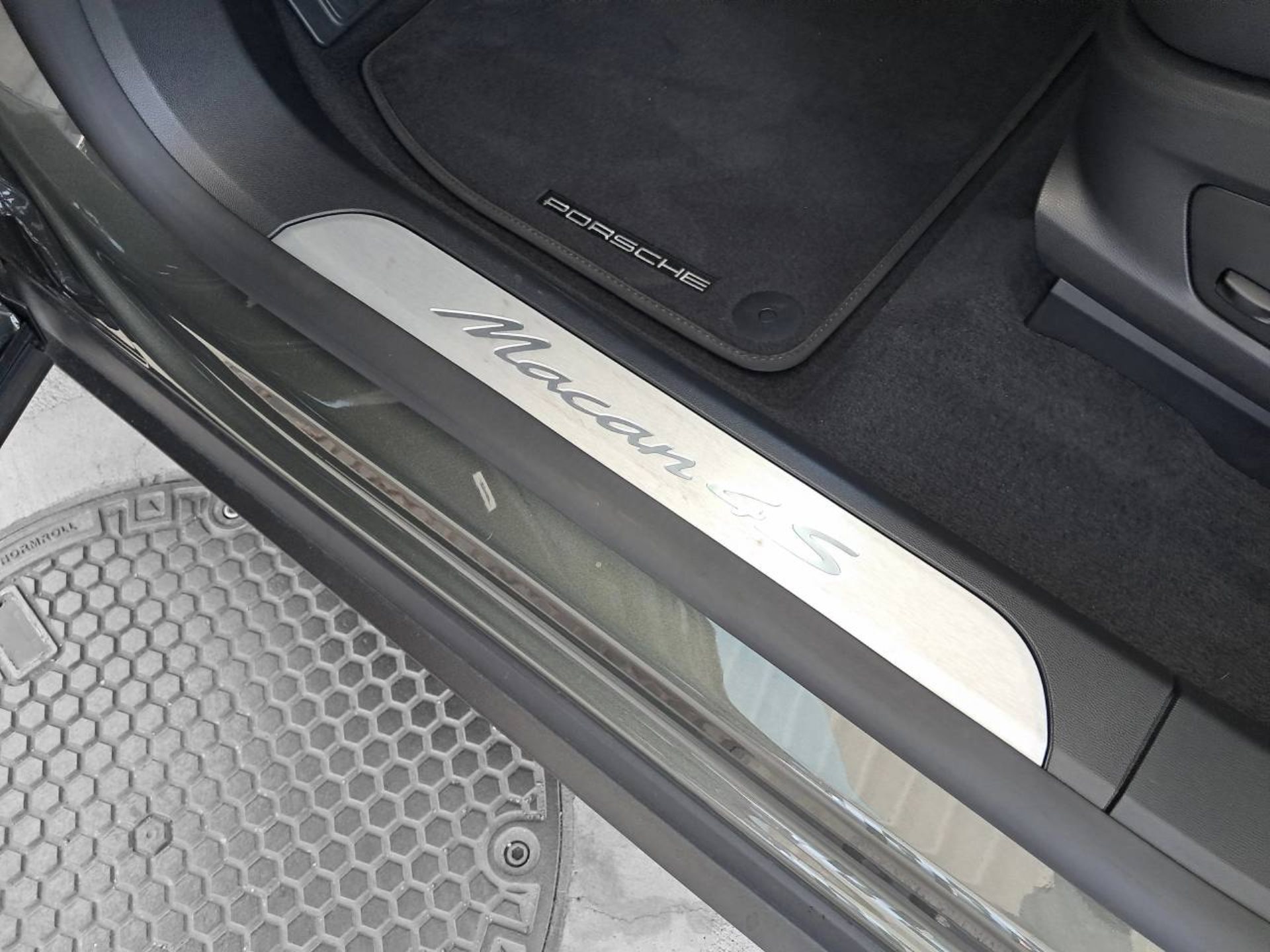 PORSCHE Macan 4S-image-25