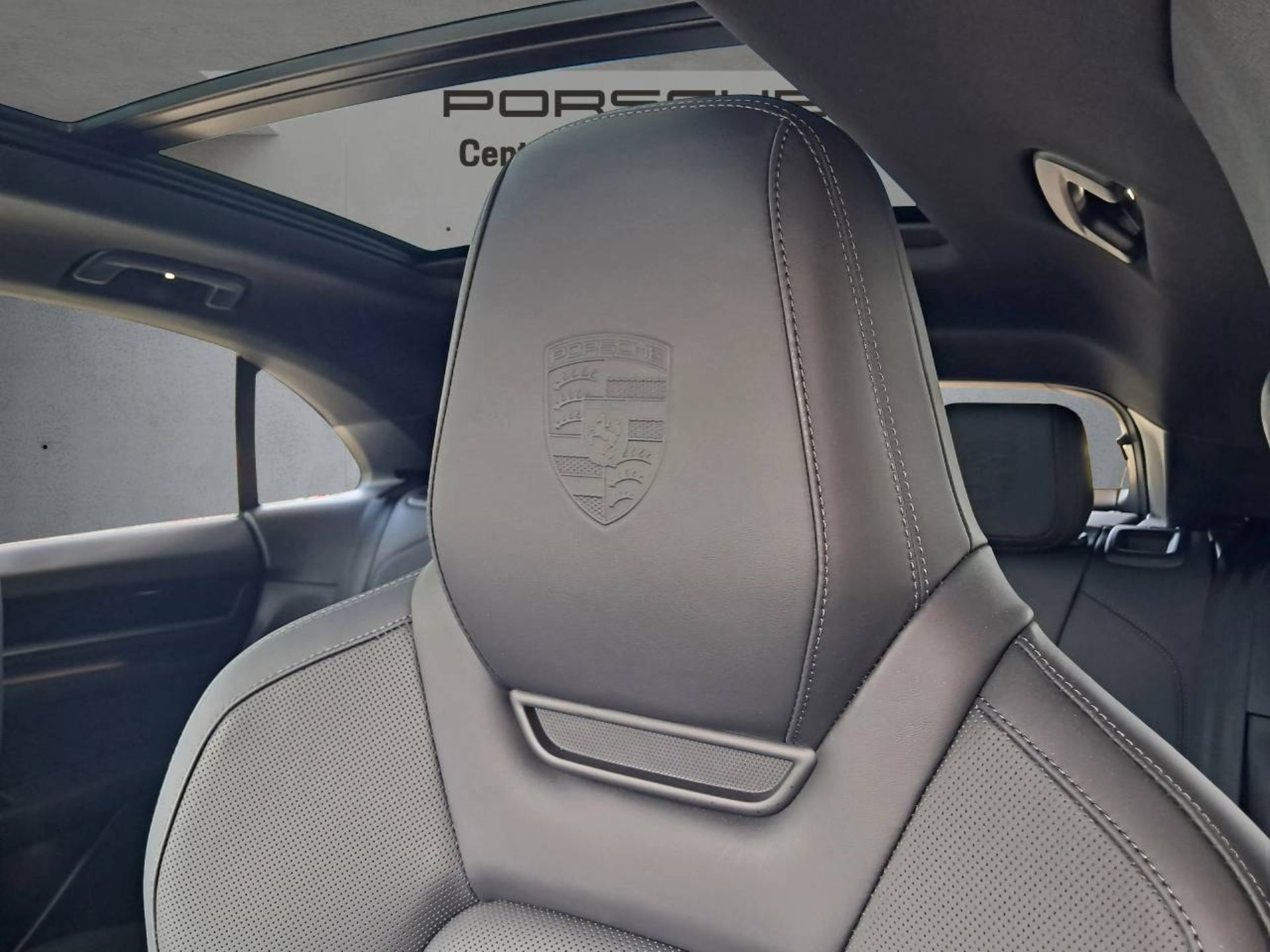 PORSCHE Macan 4S-image-27