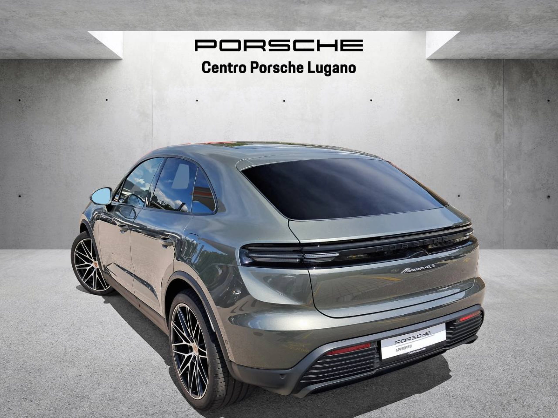 PORSCHE Macan 4S-showroom-element-2