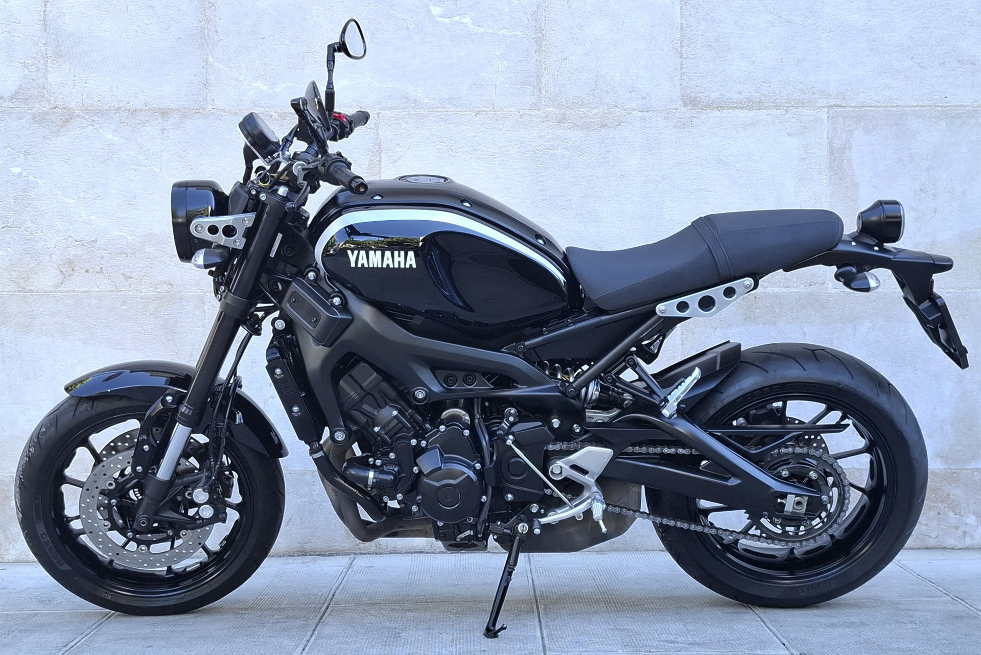 YAMAHA XSR 900-image-2