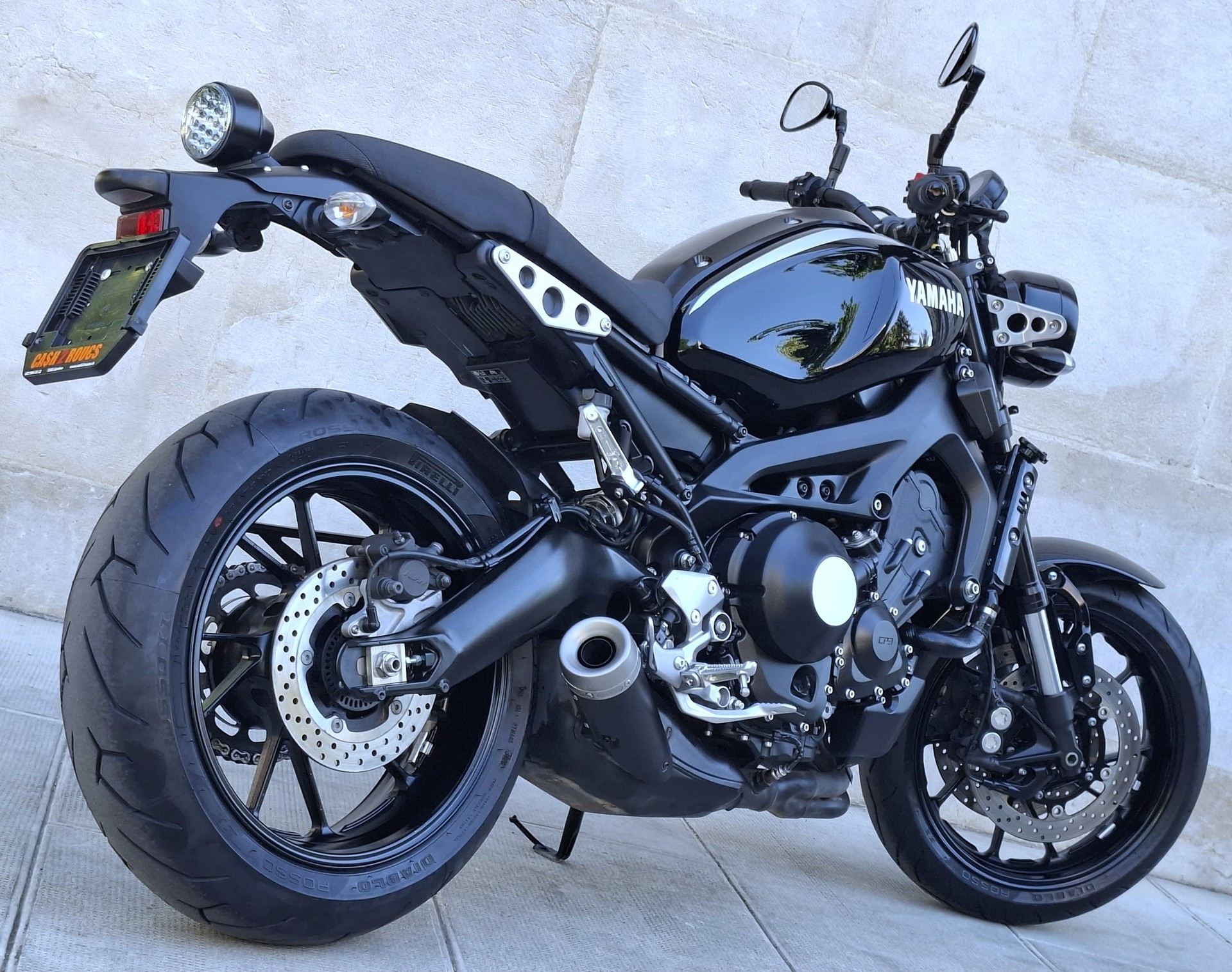 YAMAHA XSR 900-image-4