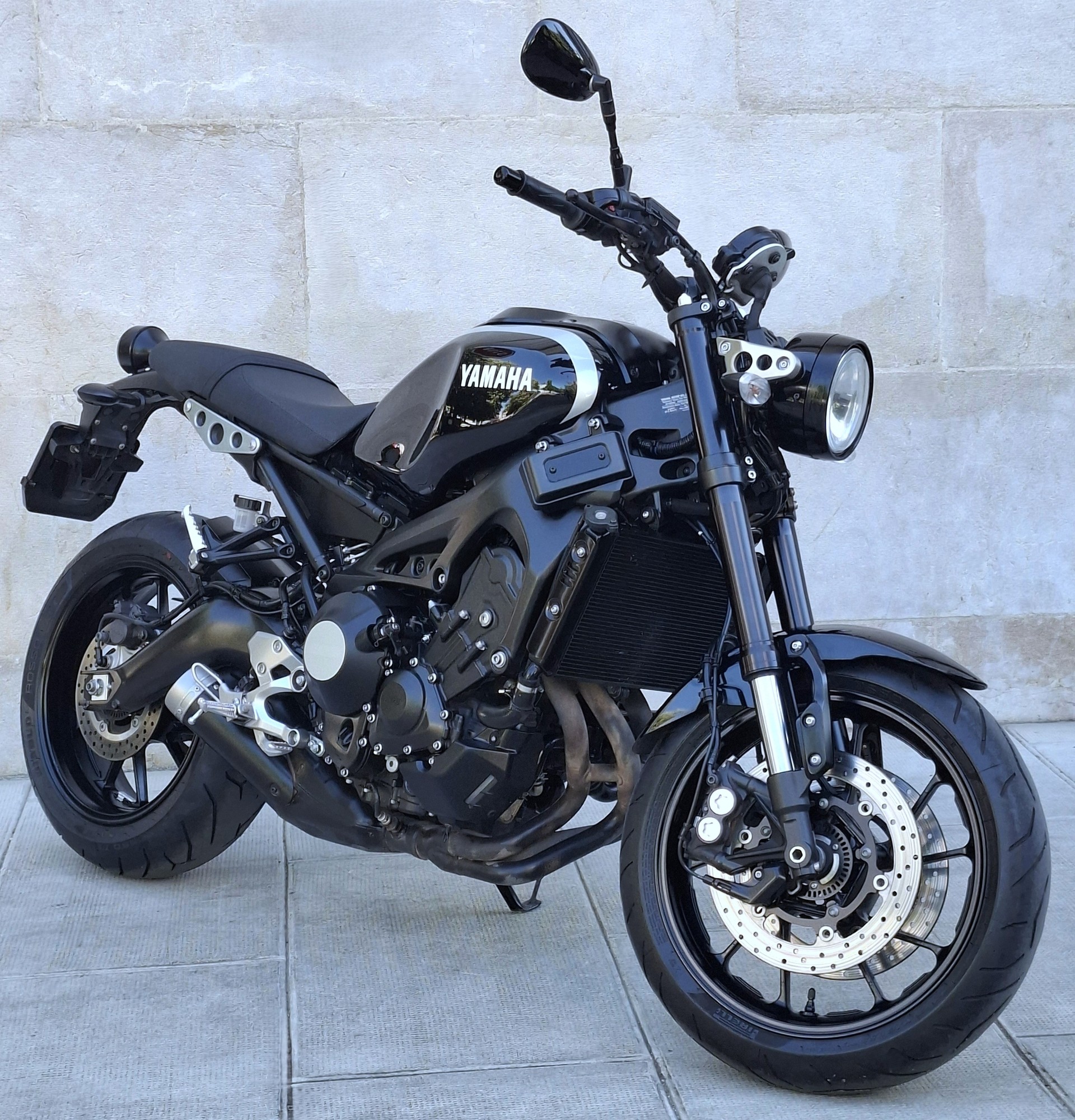 YAMAHA XSR 900-image-1