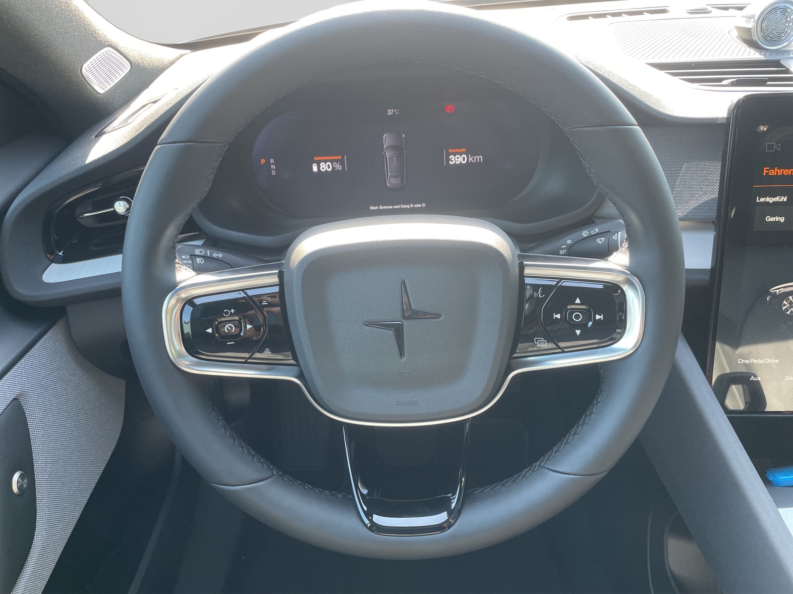 POLESTAR 2 Long Range Dual Motor Performance Prime-image-11