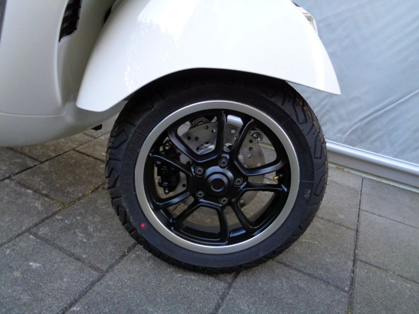 PIAGGIO VESPA GTS 310 E5-image-8