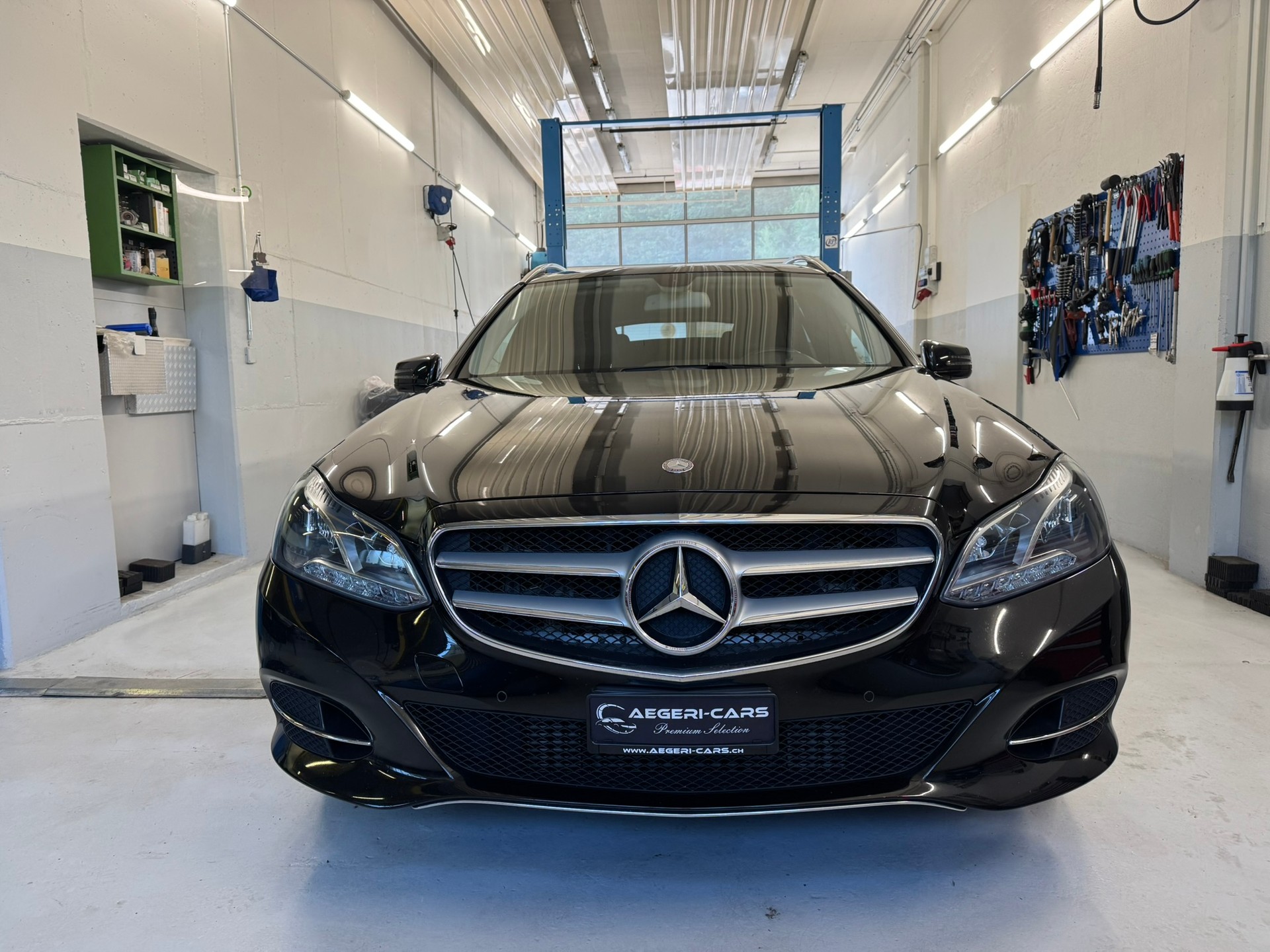 MERCEDES-BENZ E 250 BlueTEC Avantgarde 4Matic 7G-Tronic-showroom-element-1