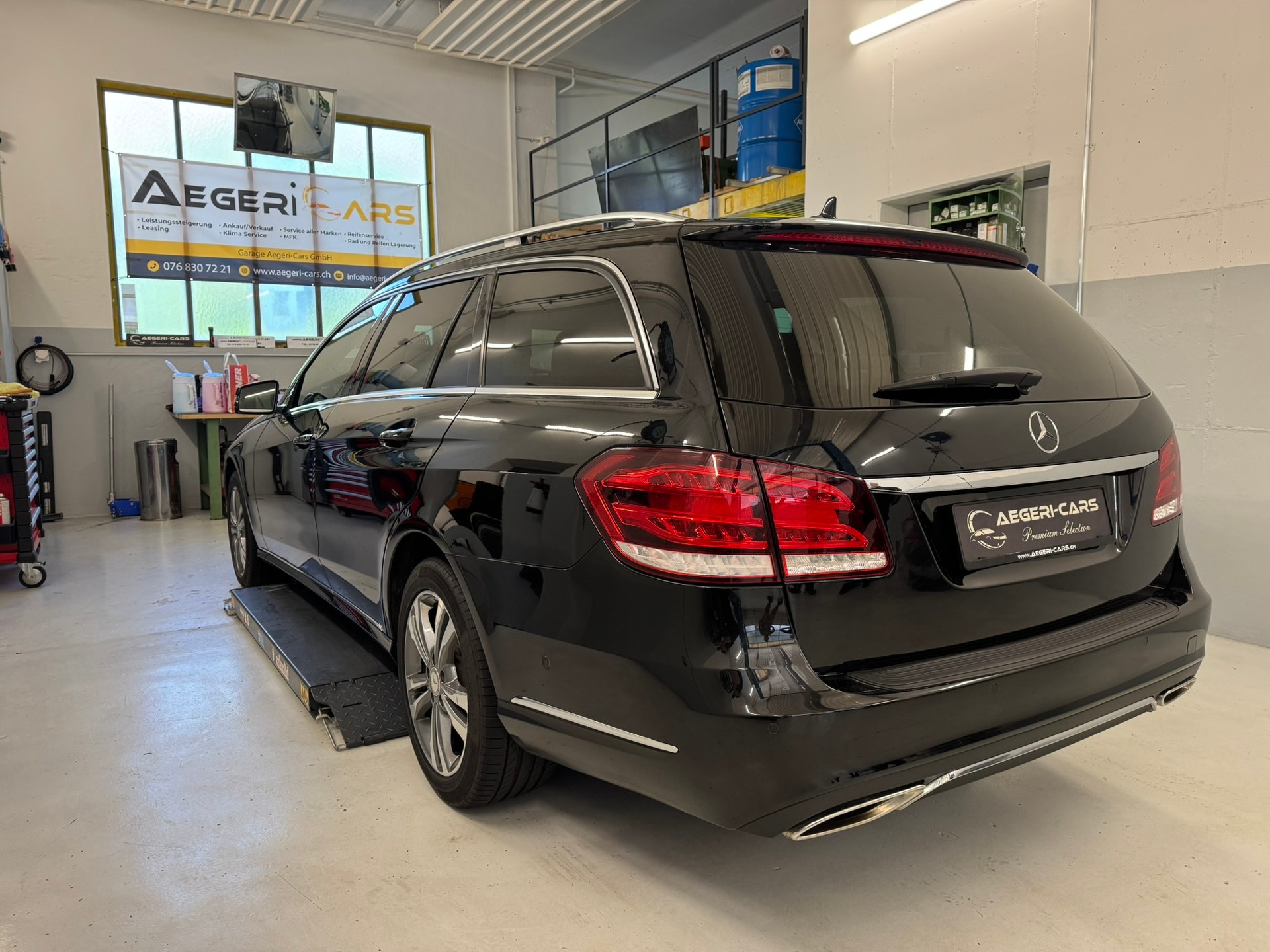 MERCEDES-BENZ E 250 BlueTEC Avantgarde 4Matic 7G-Tronic-image-5