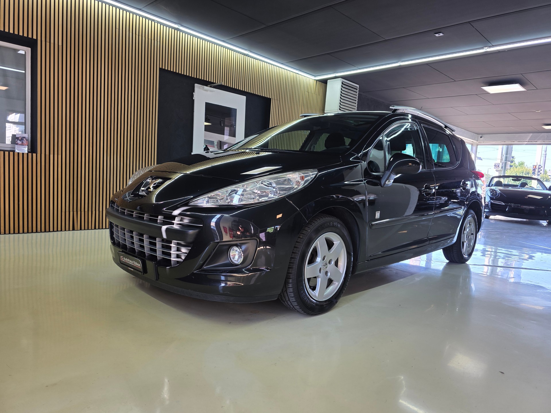PEUGEOT 207 SW 1.4 16V Swiss Edition-showroom-element-2