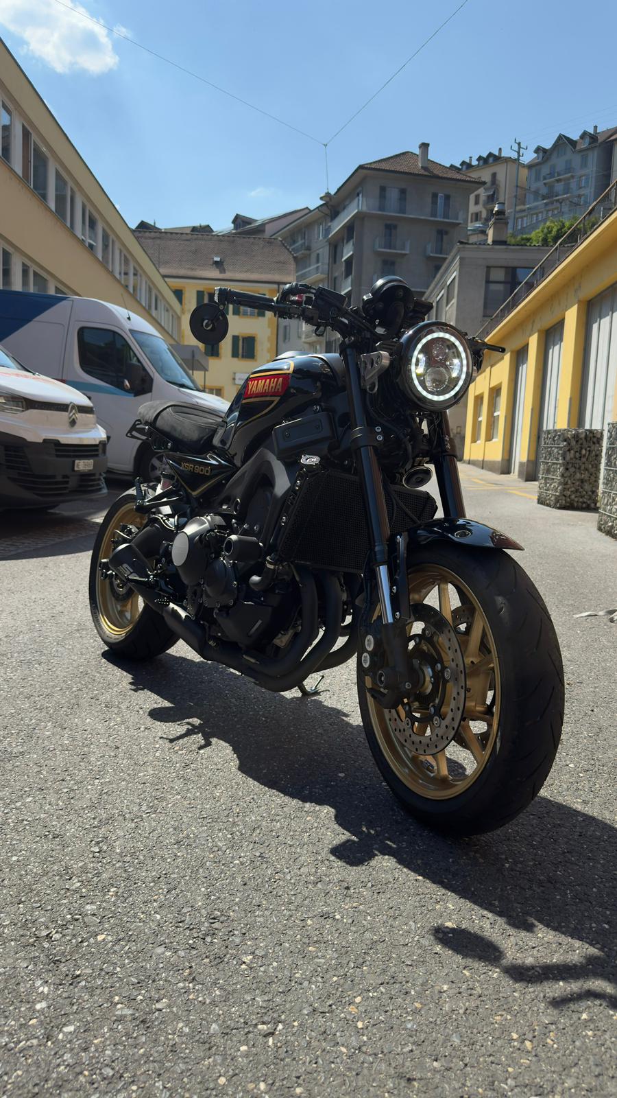 YAMAHA XSR 900 80 Black-image-1