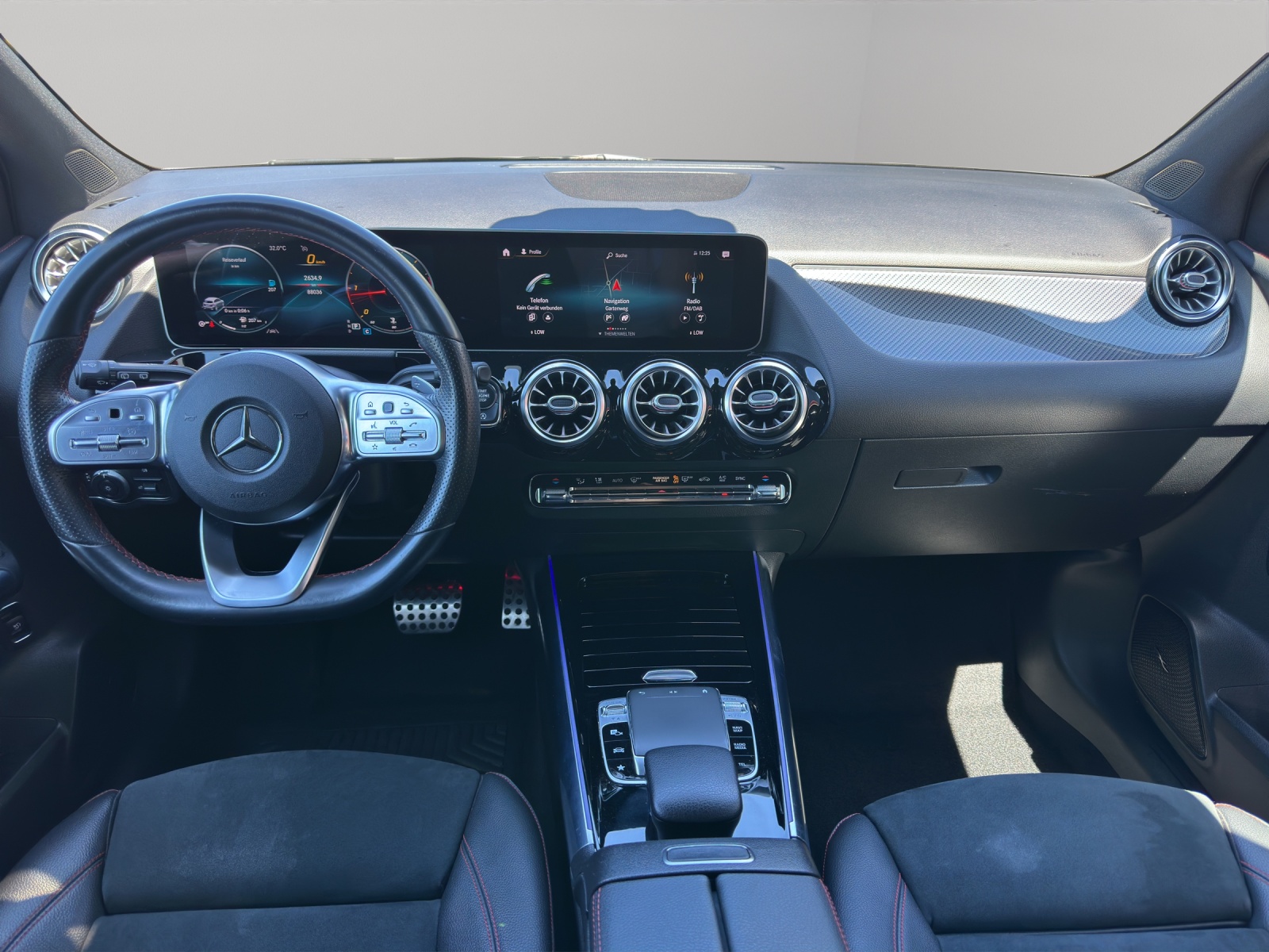 MERCEDES-BENZ B 200 d AMG Line 8G-DCT-image-10
