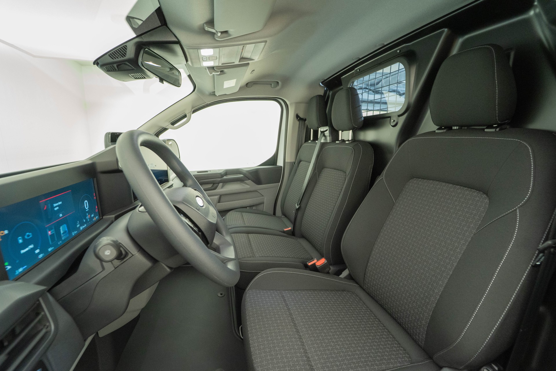 FORD Transit C Van 320 L1 2.5 Duratec 233 Trend PHEV-image-7