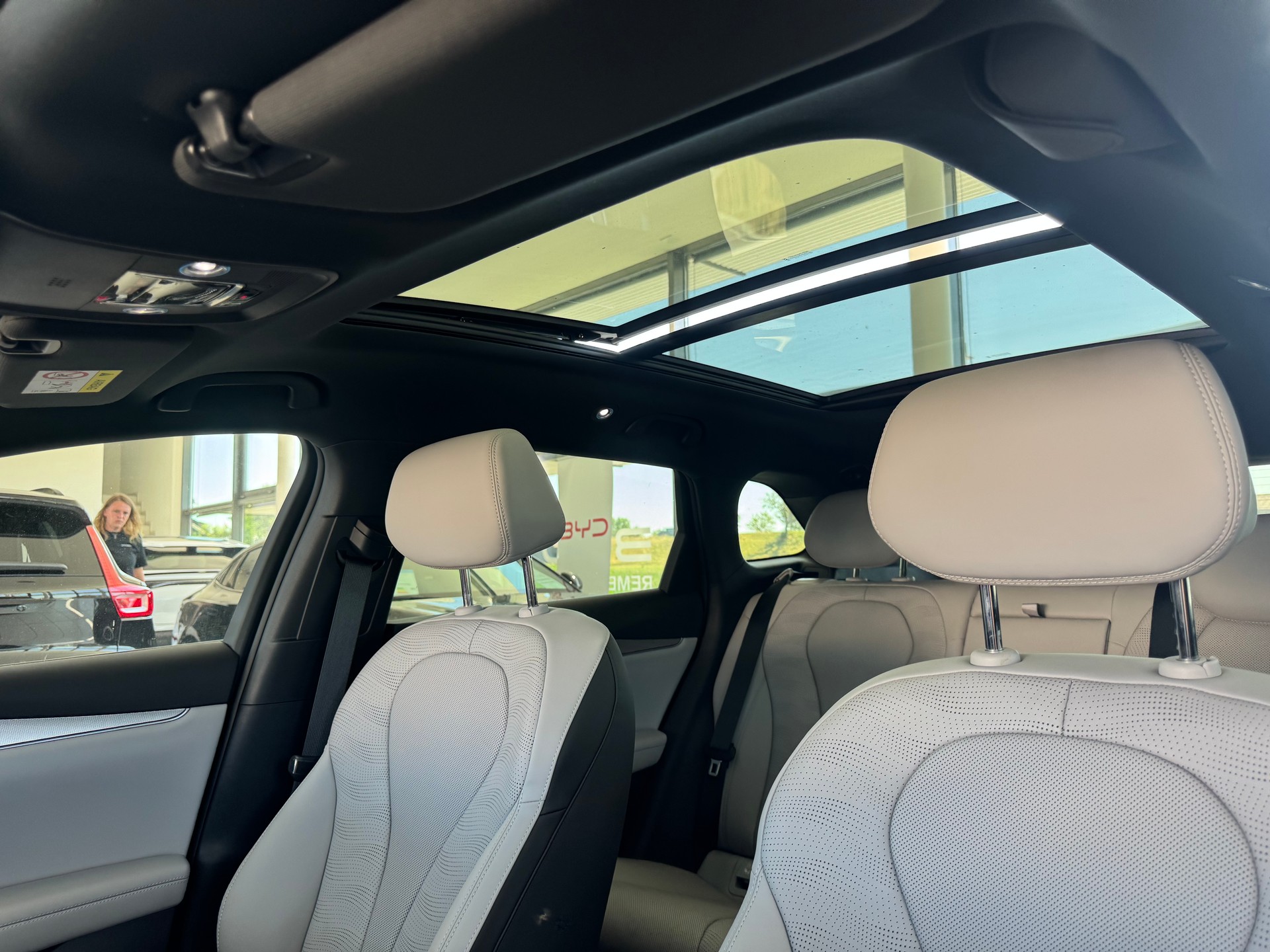 BYD Seal 6 DM-i Touring Comfort-image-12