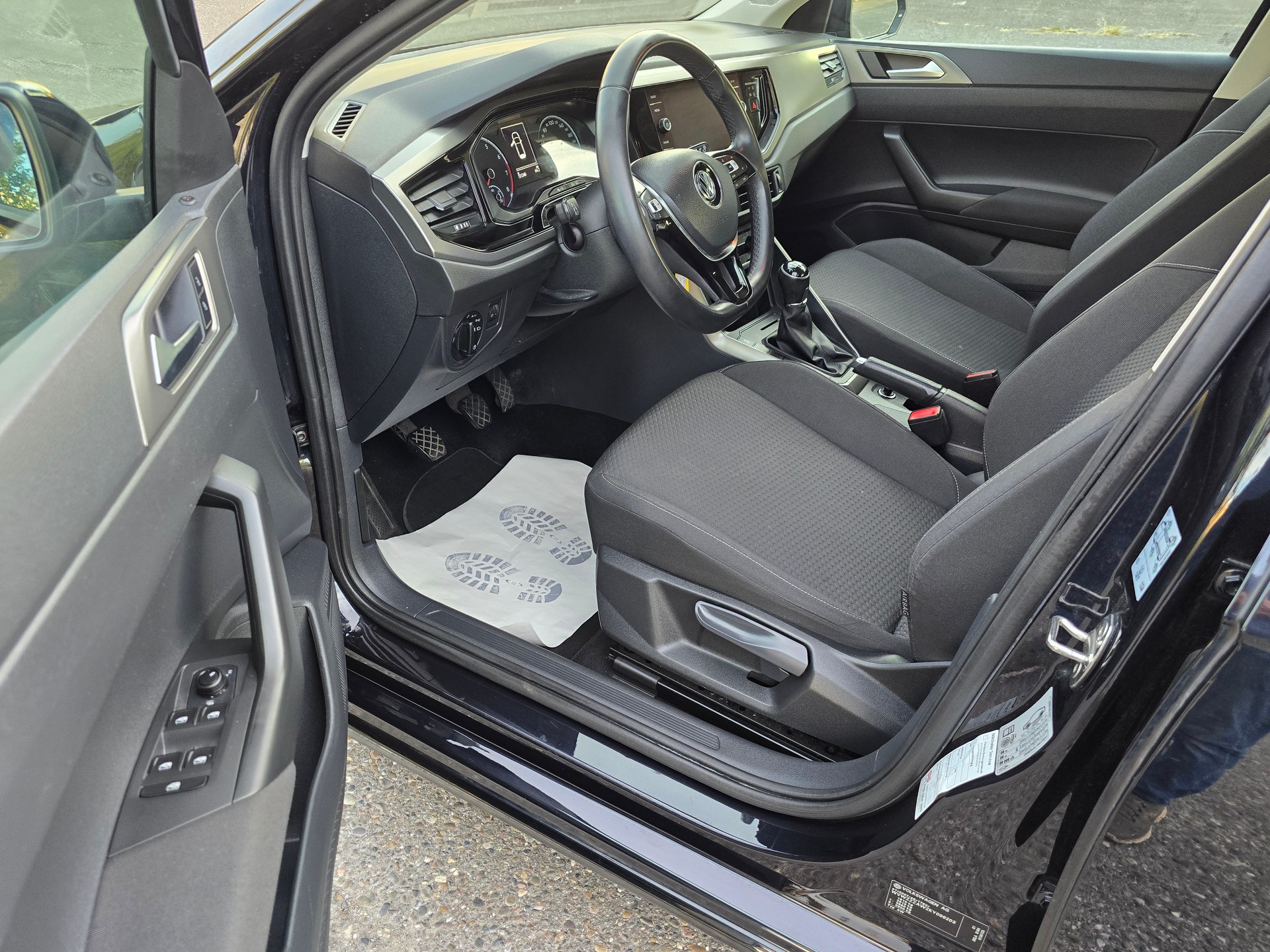 VW Polo 1.0 TSI BMT Trendline-image-12