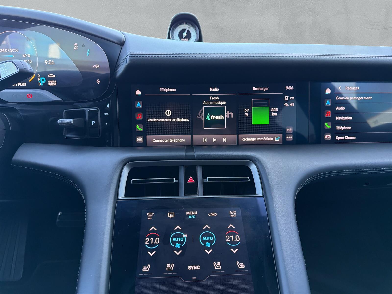 PORSCHE Taycan Turbo (CH)-image-17