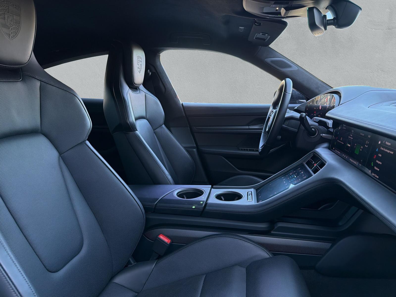 PORSCHE Taycan Turbo (CH)-image-12