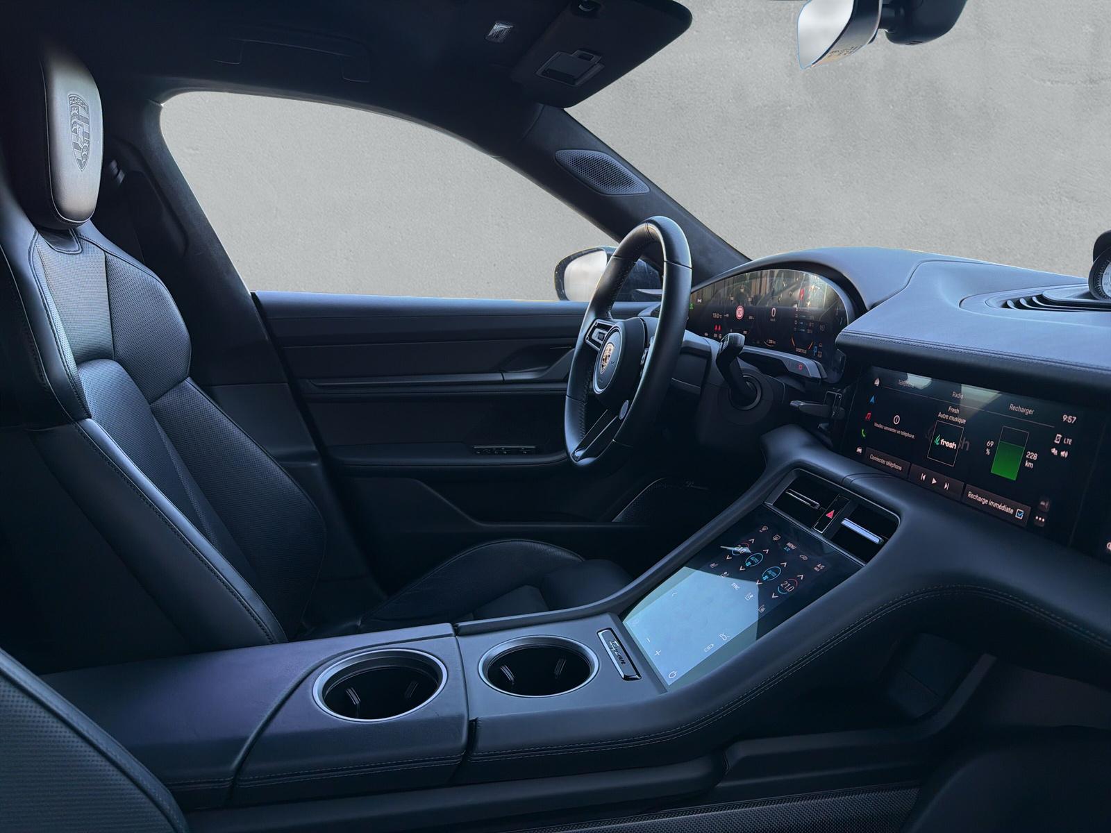 PORSCHE Taycan Turbo (CH)-image-13