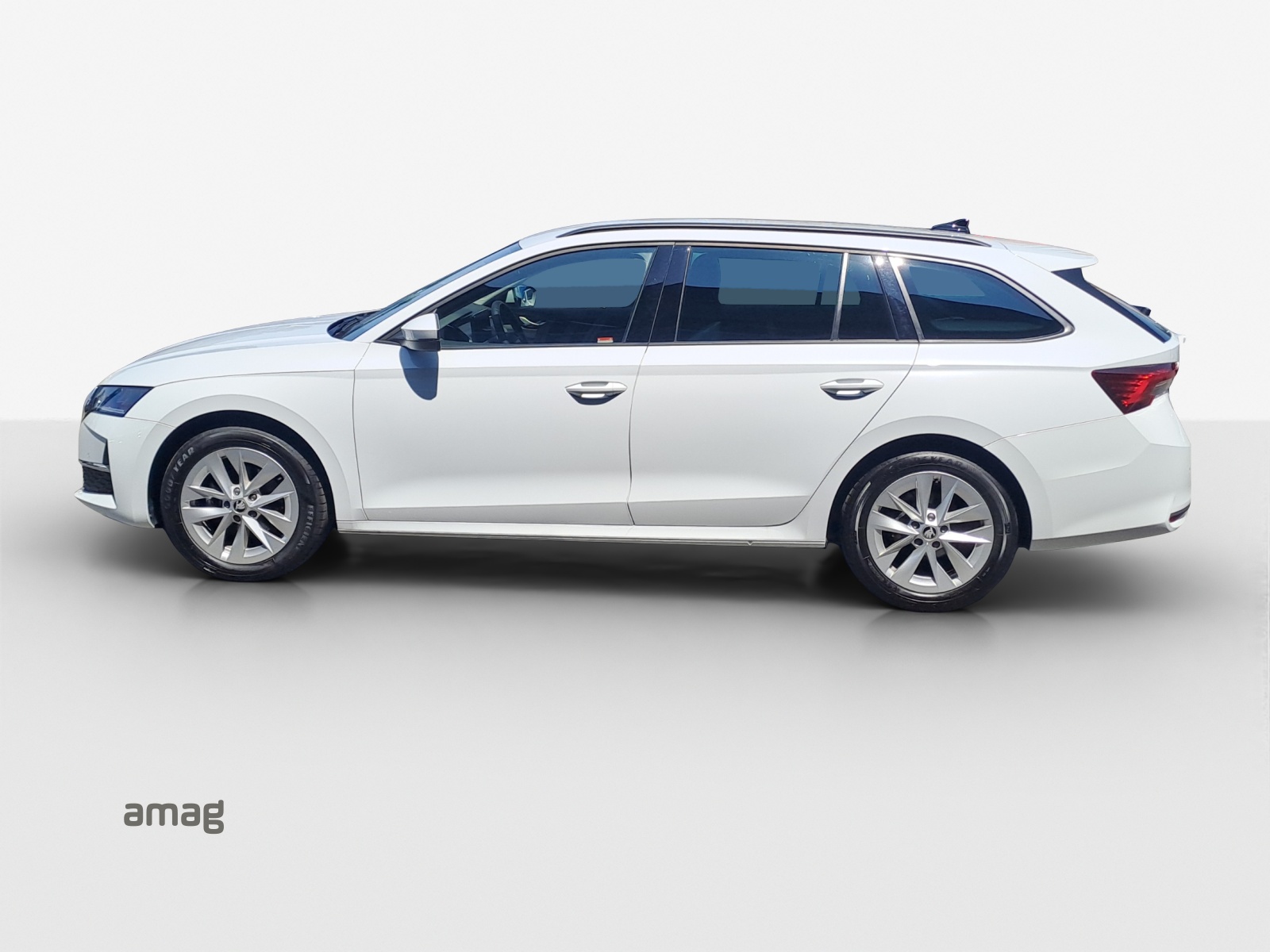 SKODA Octavia Combi 1.5 TSI mHEV DSG Dynamic-showroom-element-1