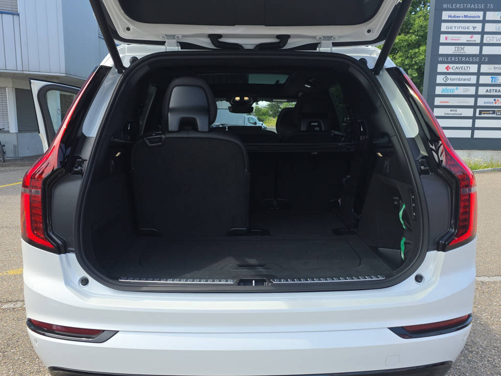 VOLVO XC90 2.0 T8 TE Black Edition eAWD-image-22