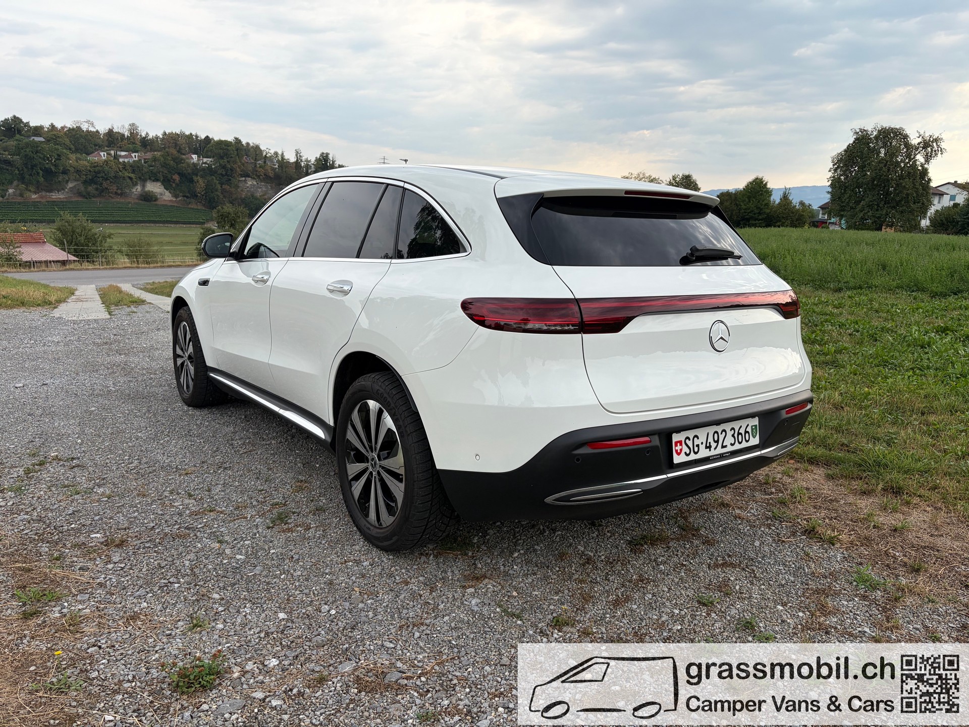 MERCEDES-BENZ EQC 400 4Matic EQ Star-image-4